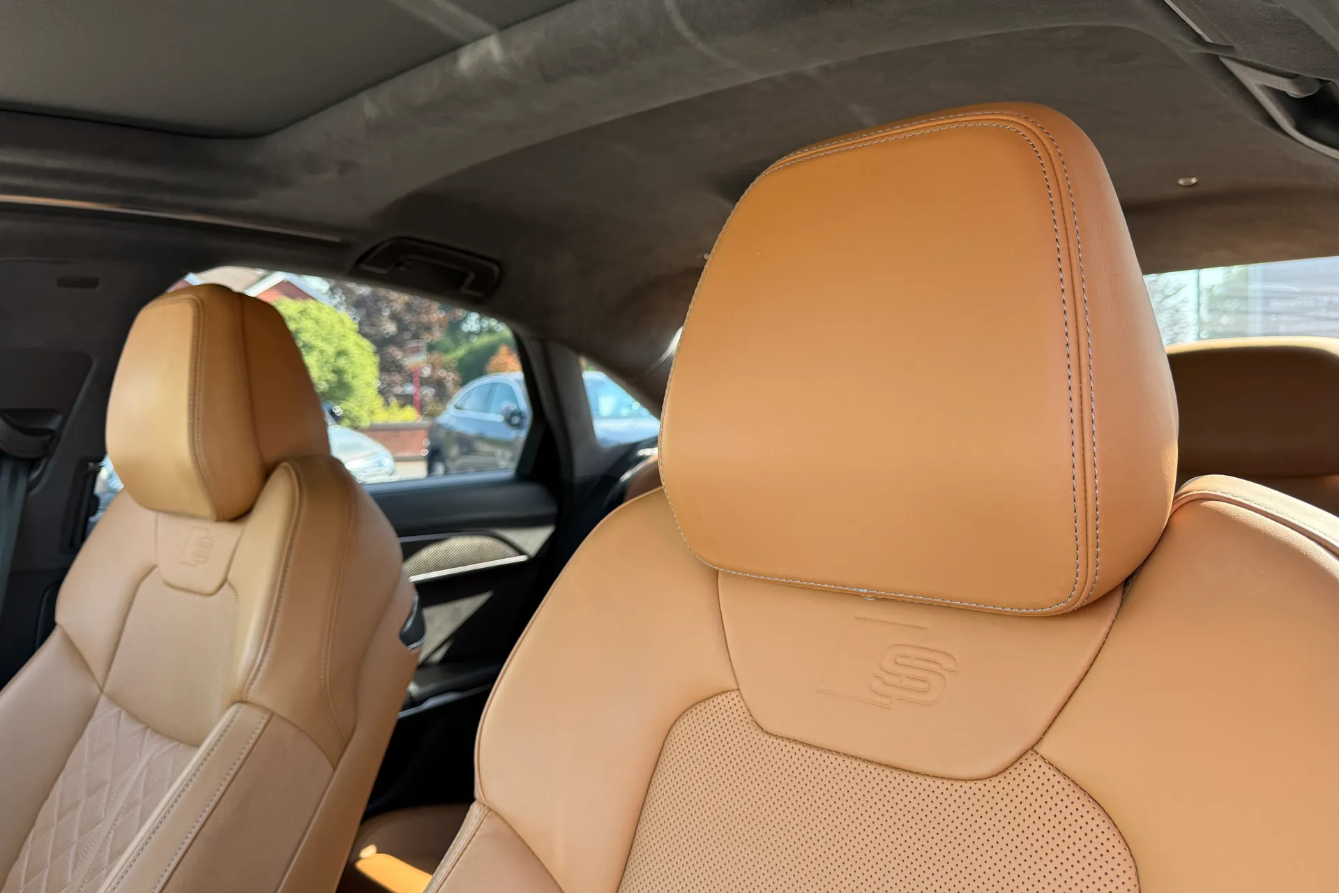 Audi A8 thumbnail image number 39
