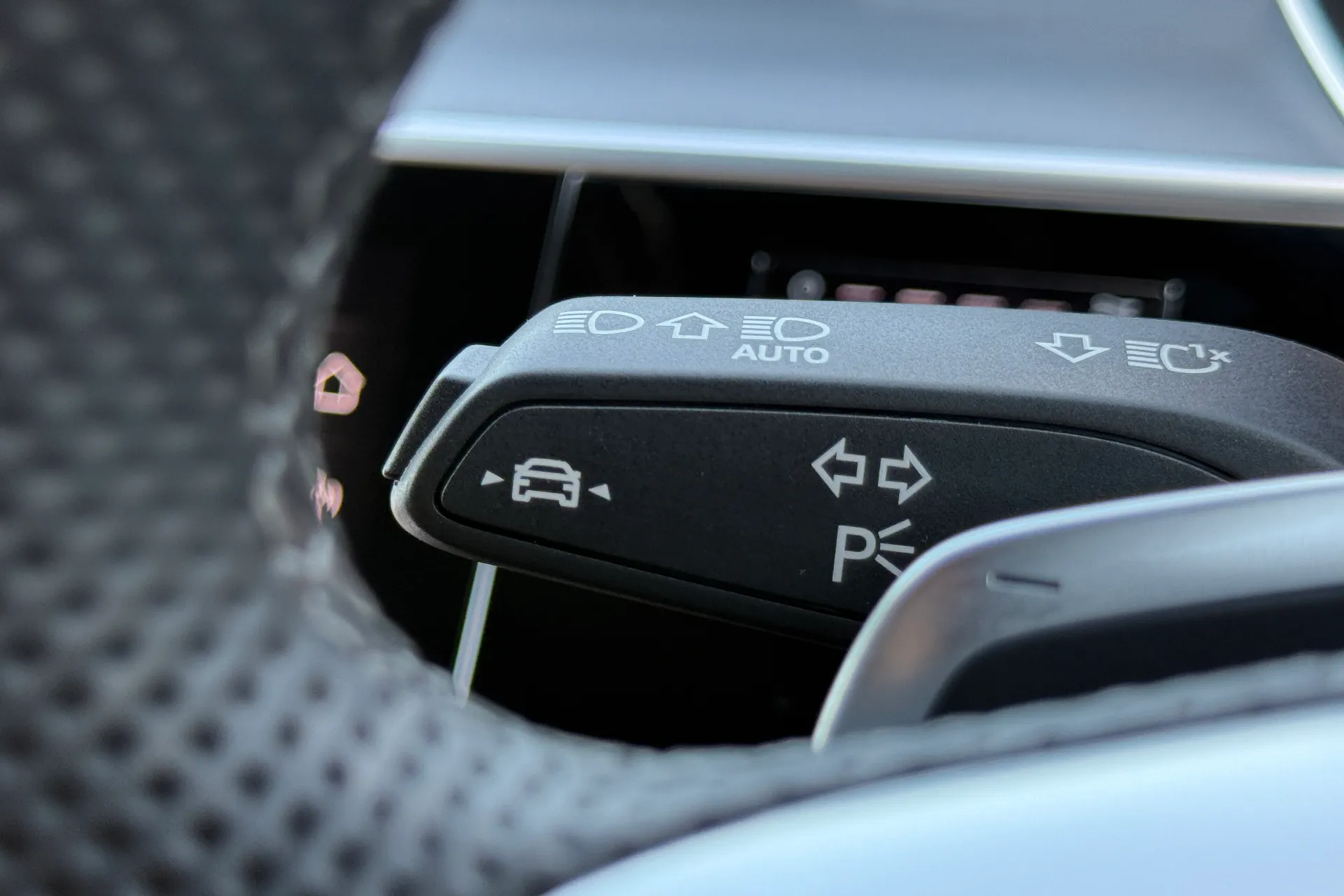 Audi A8 thumbnail image number 26