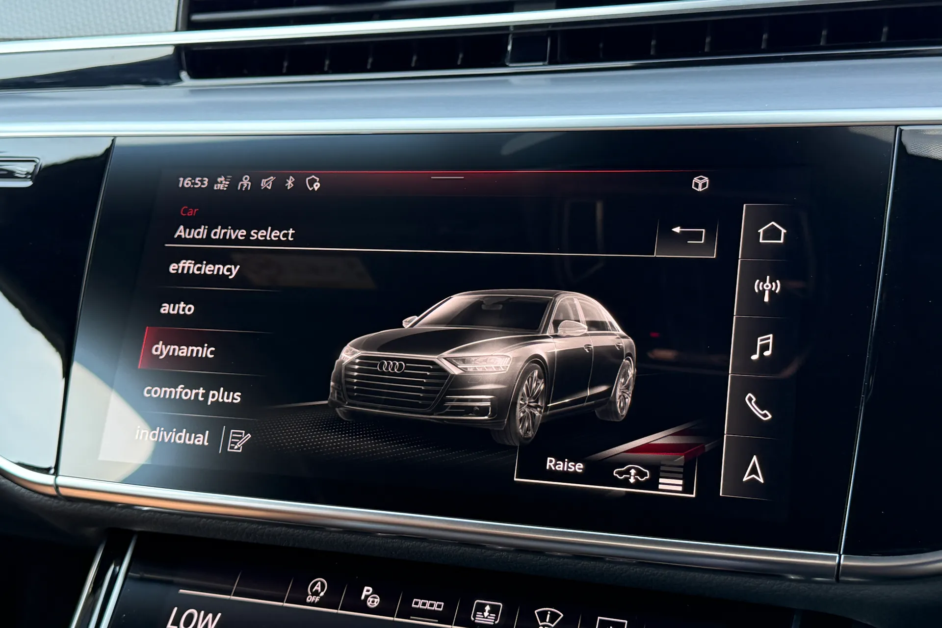 Audi A8 thumbnail image number 13