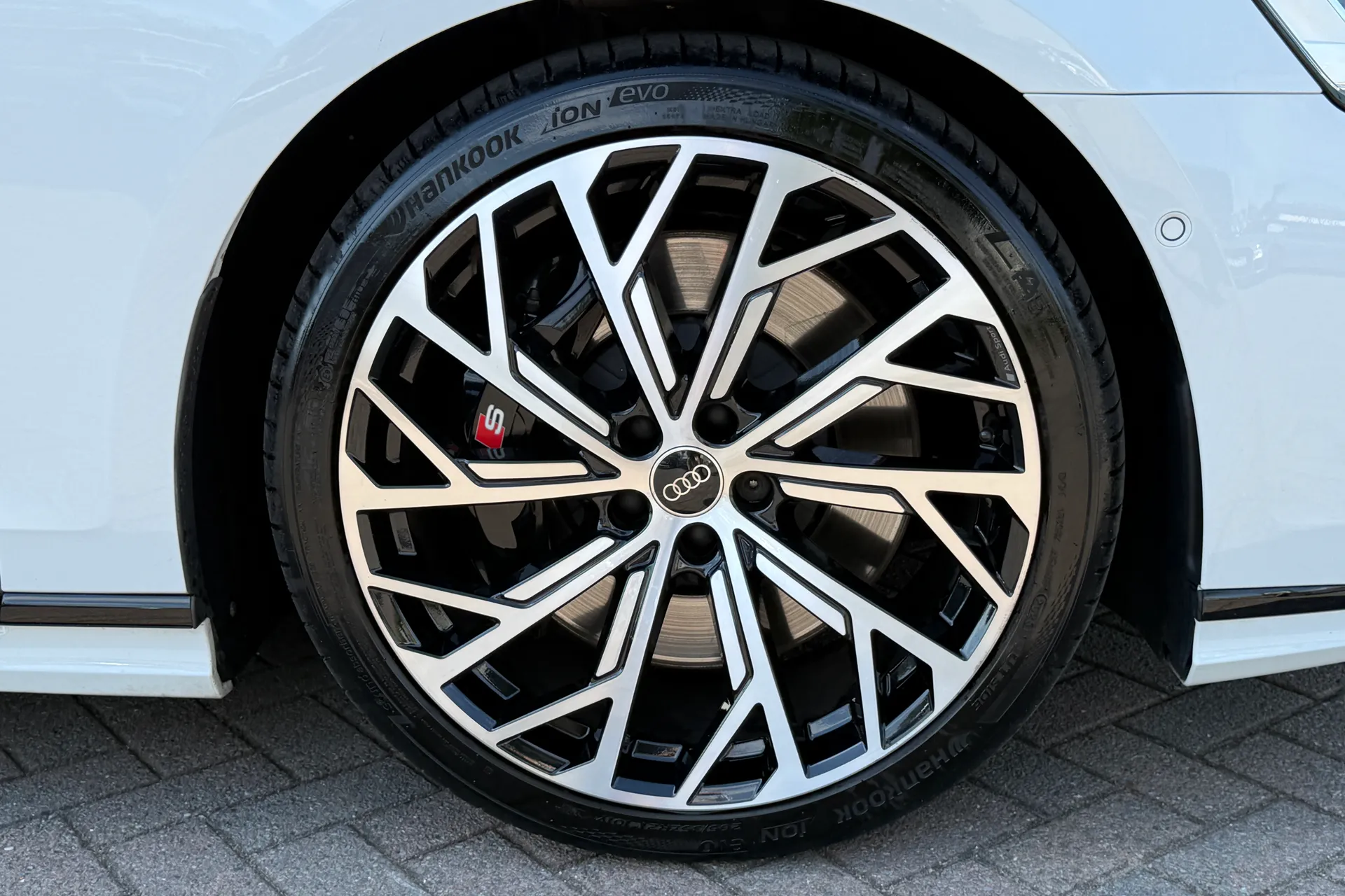 Audi A8 thumbnail image number 62