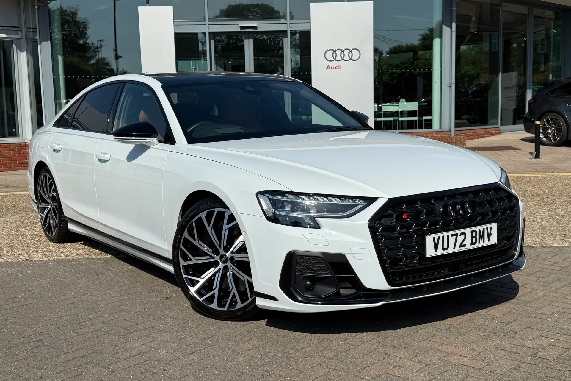 Audi A8 thumbnail image number 32