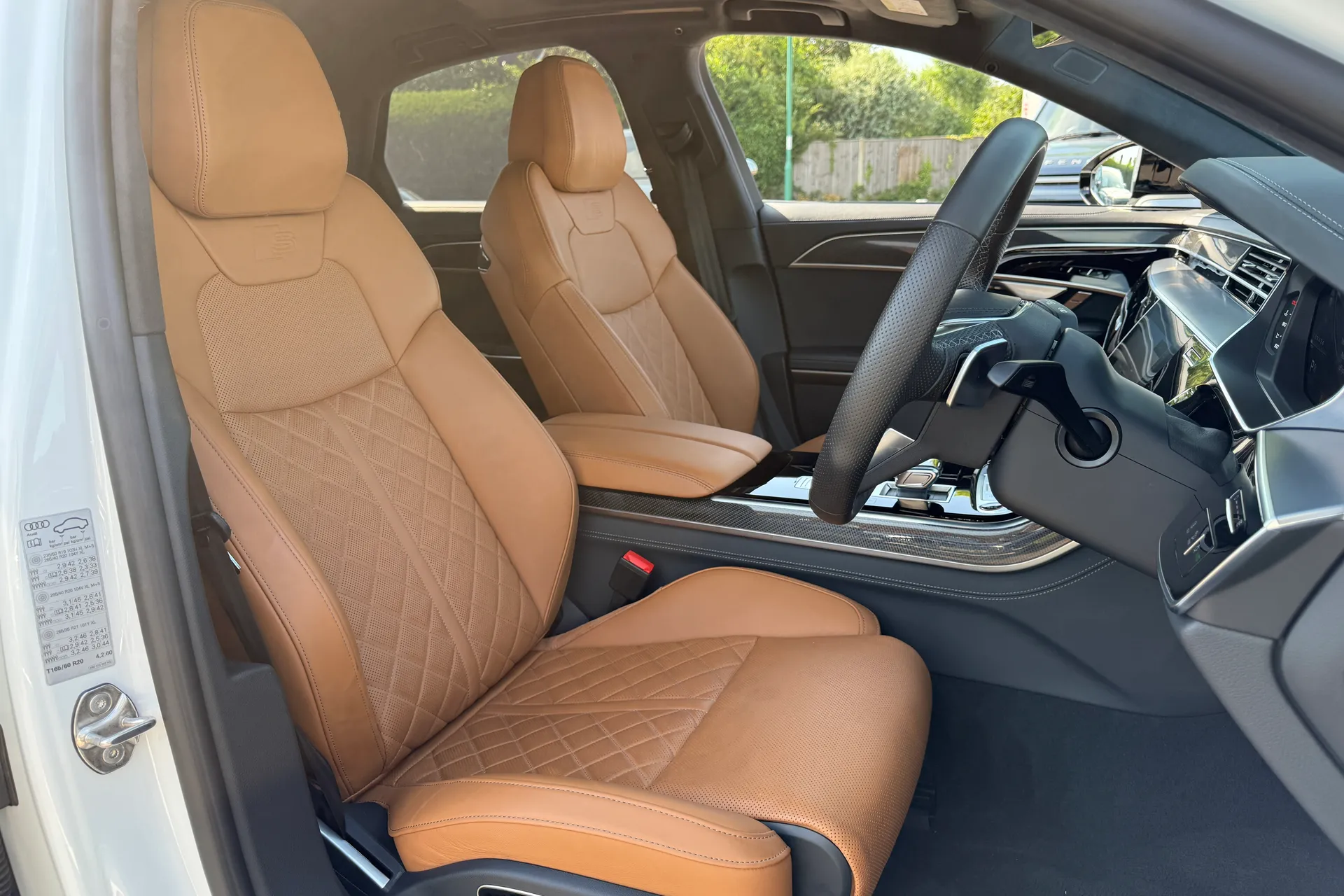 Audi A8 thumbnail image number 35