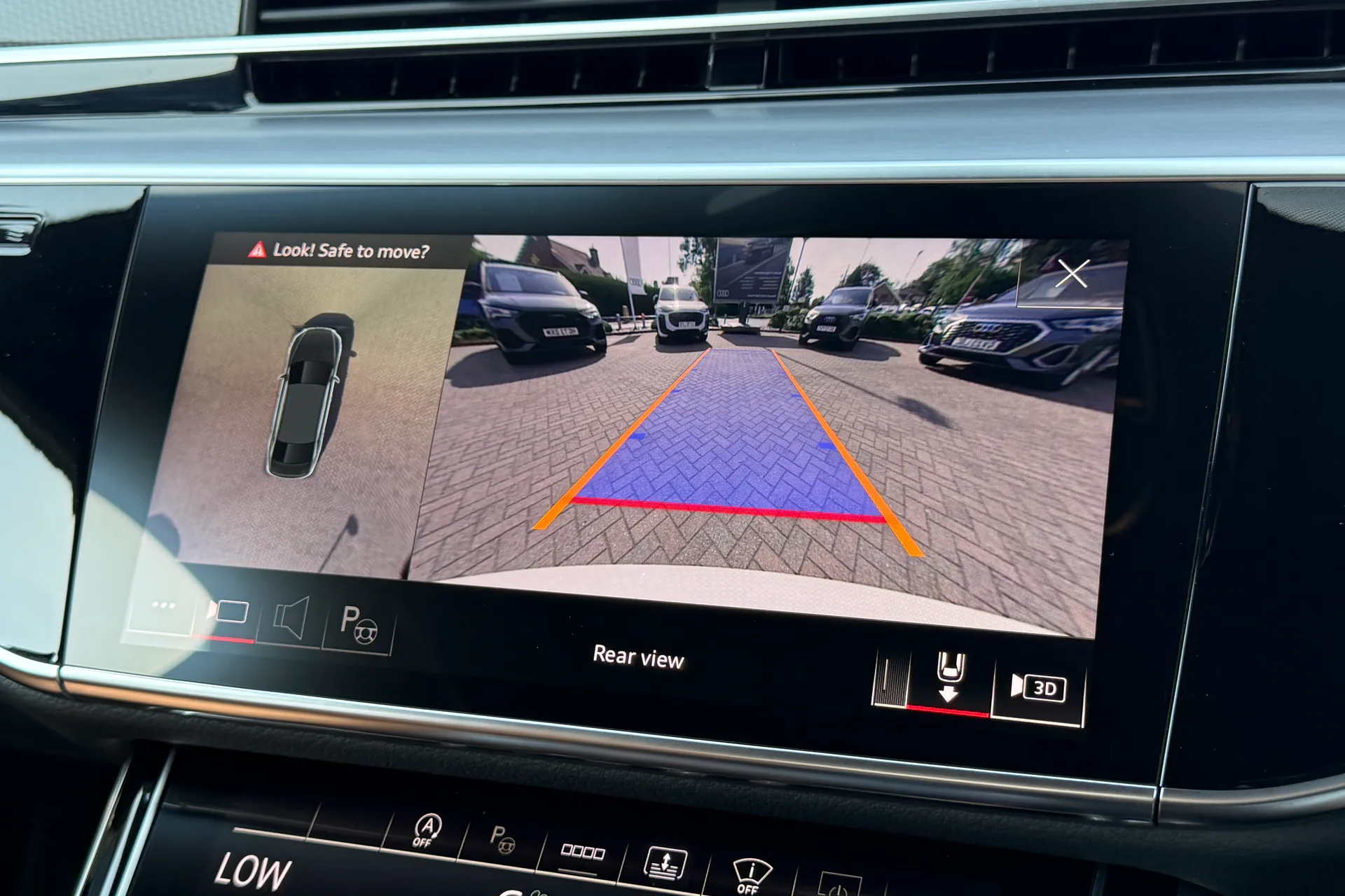 Audi A8 thumbnail image number 4
