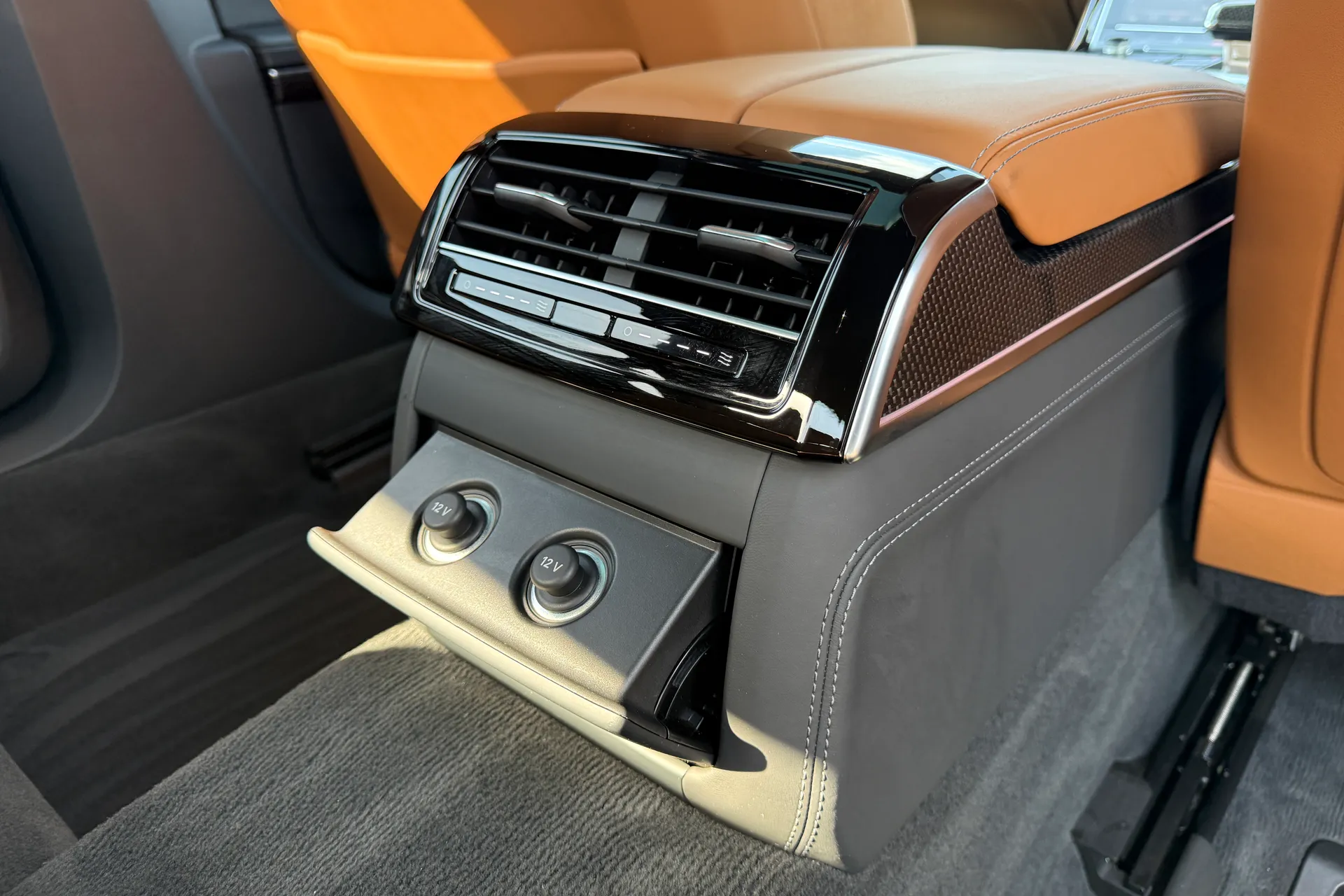 Audi A8 thumbnail image number 61
