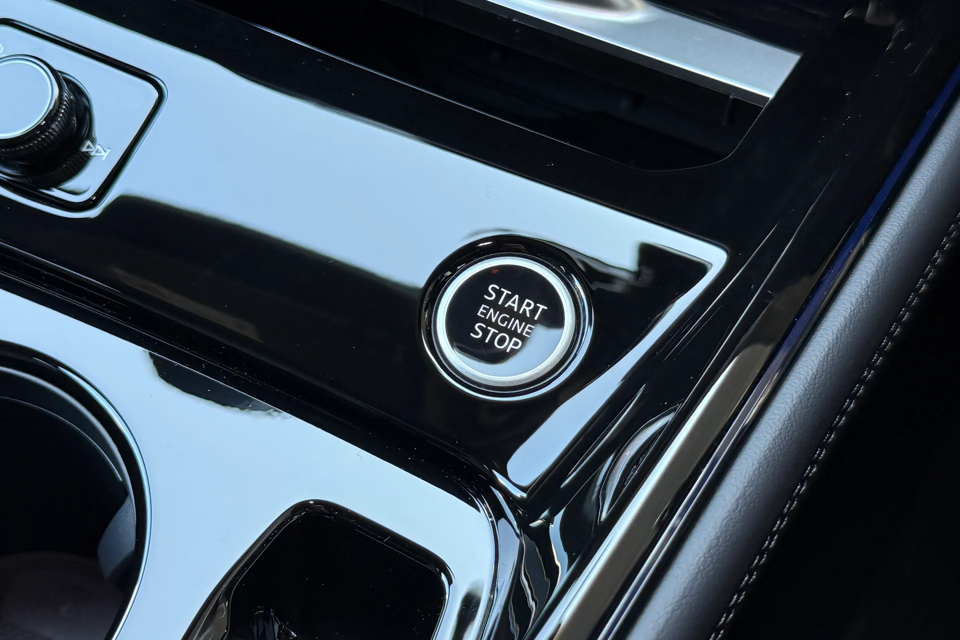 Audi Q3 thumbnail image number 21