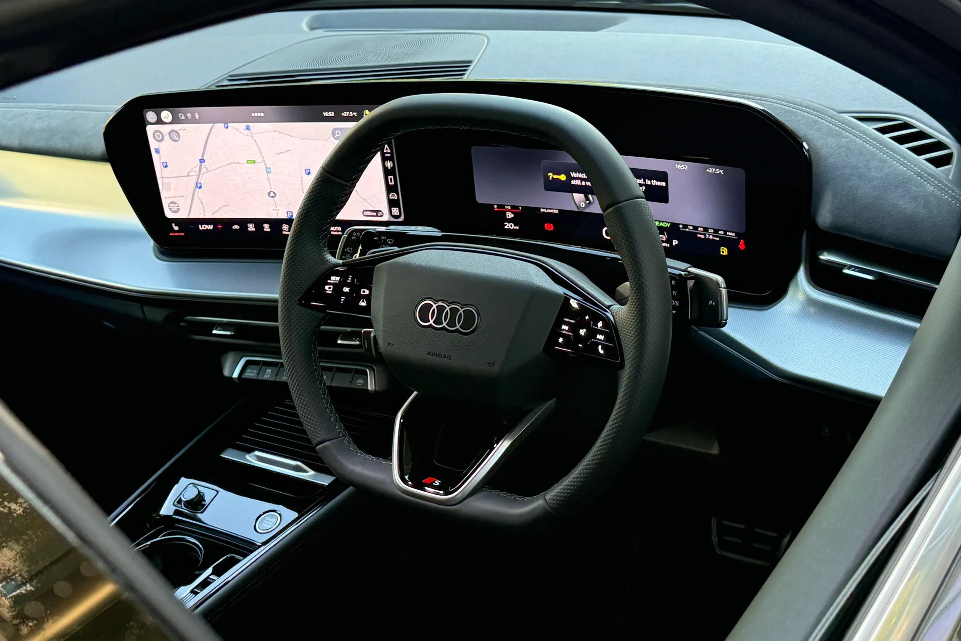 Audi Q3 thumbnail image number 26