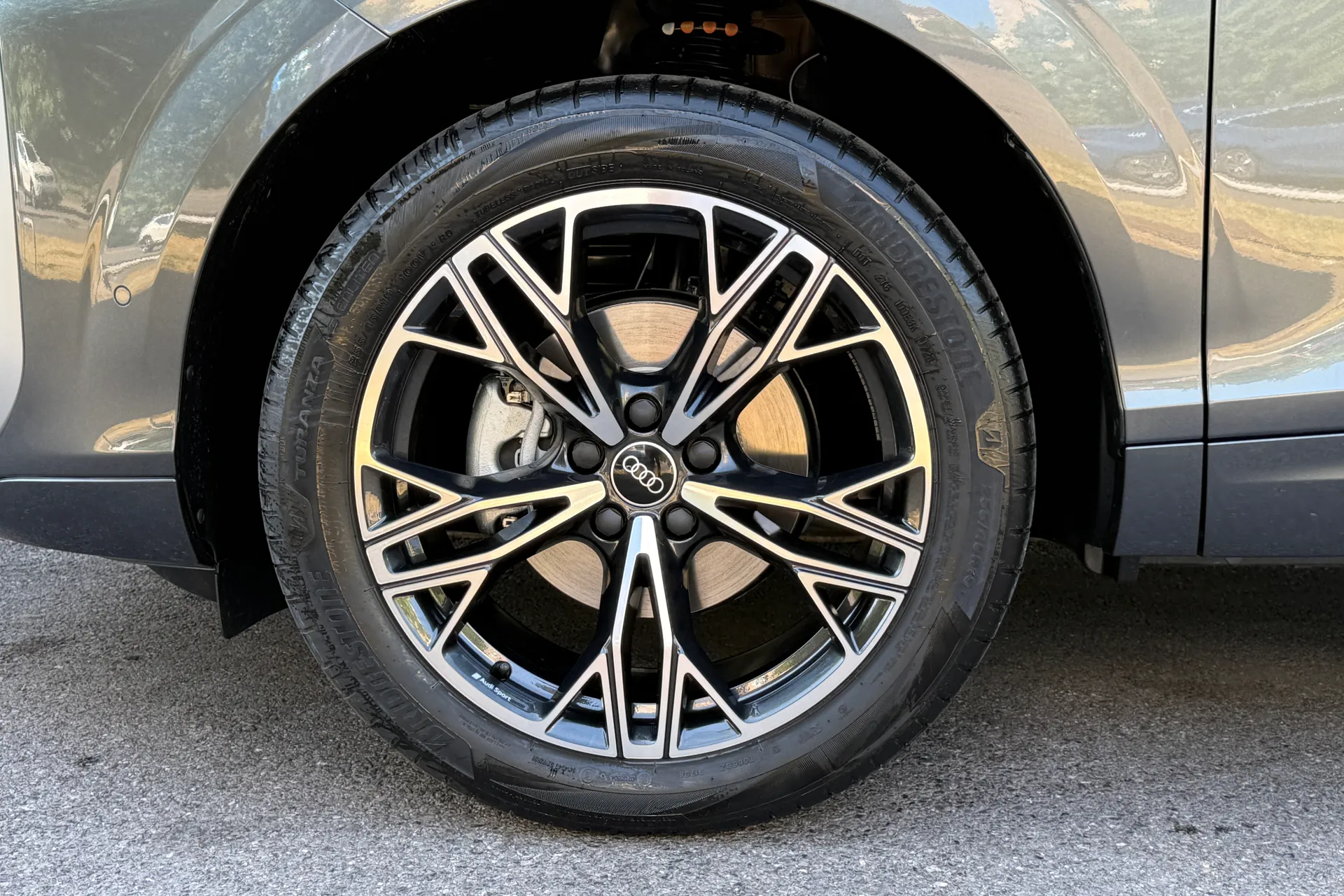 Audi Q3 thumbnail image number 11