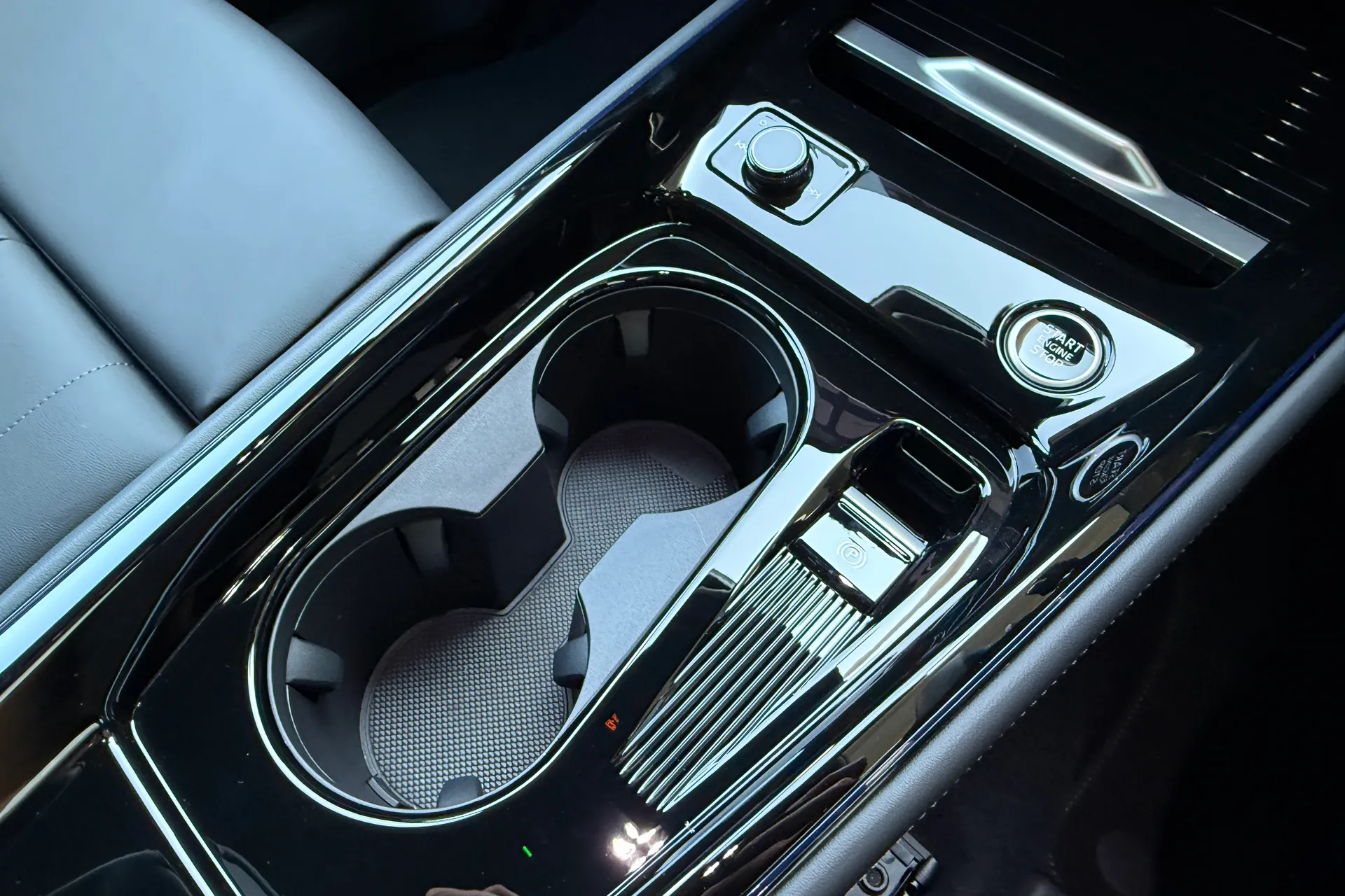 Audi Q3 thumbnail image number 20