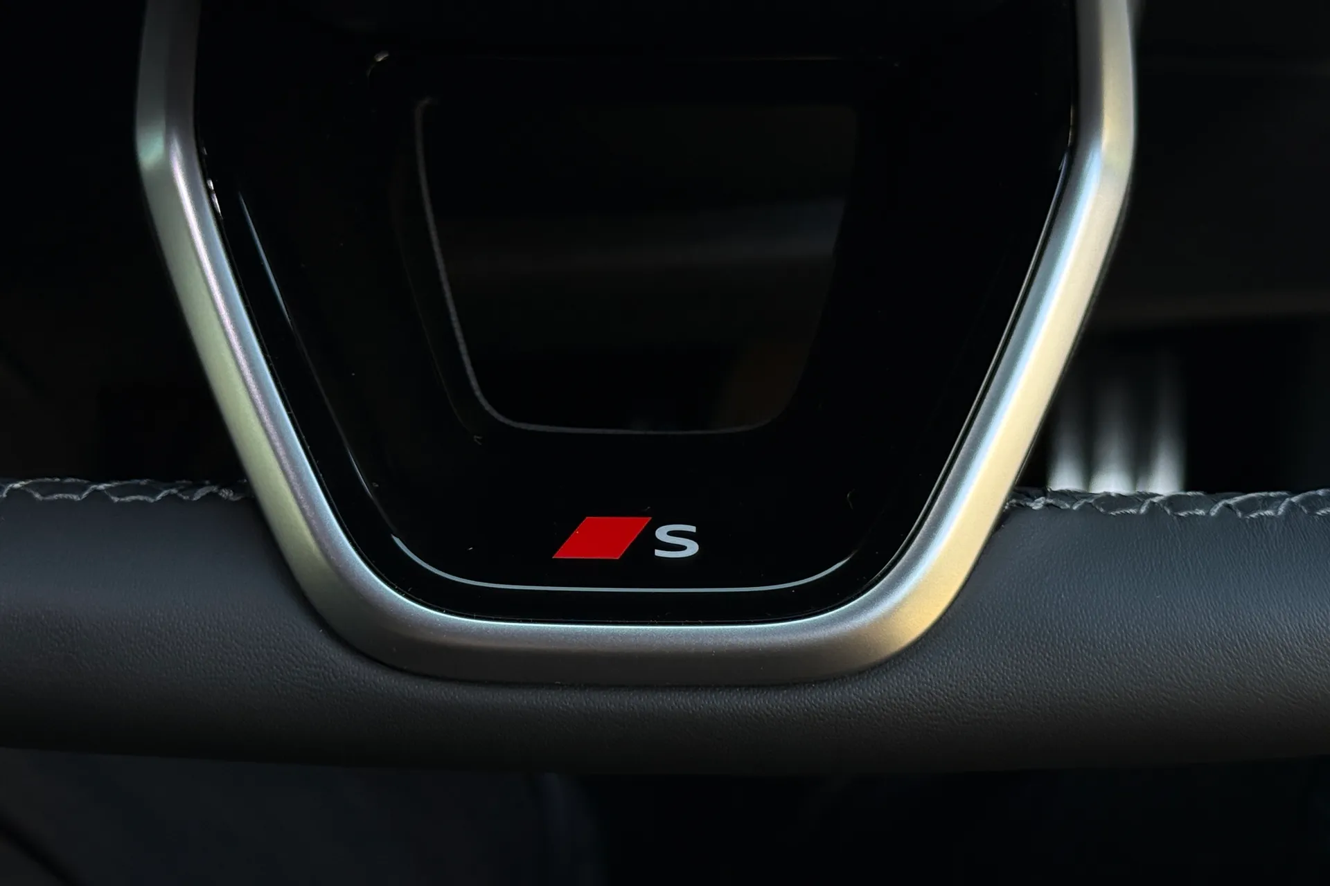 Audi Q3 thumbnail image number 50