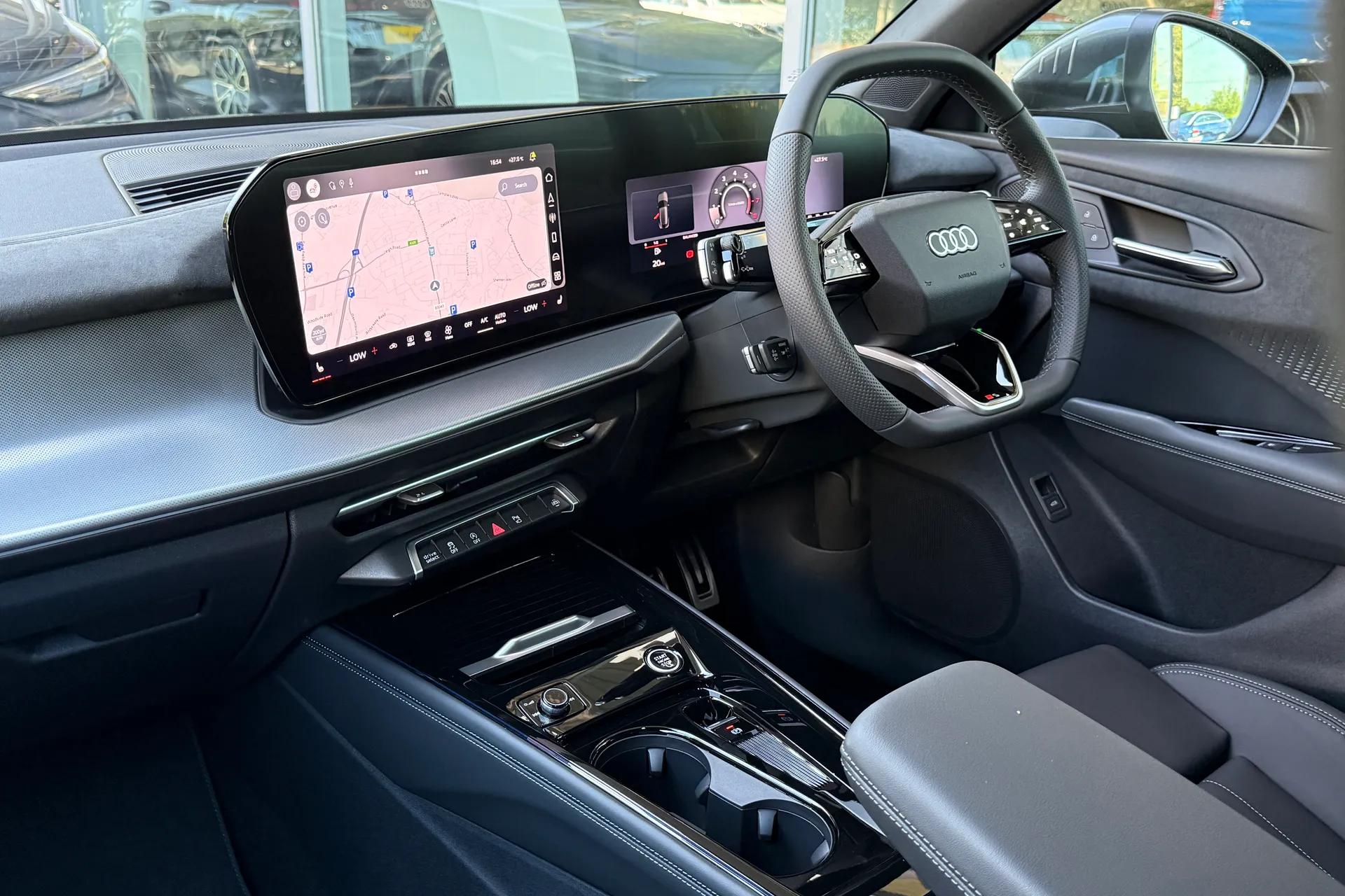 Audi Q3 thumbnail image number 43