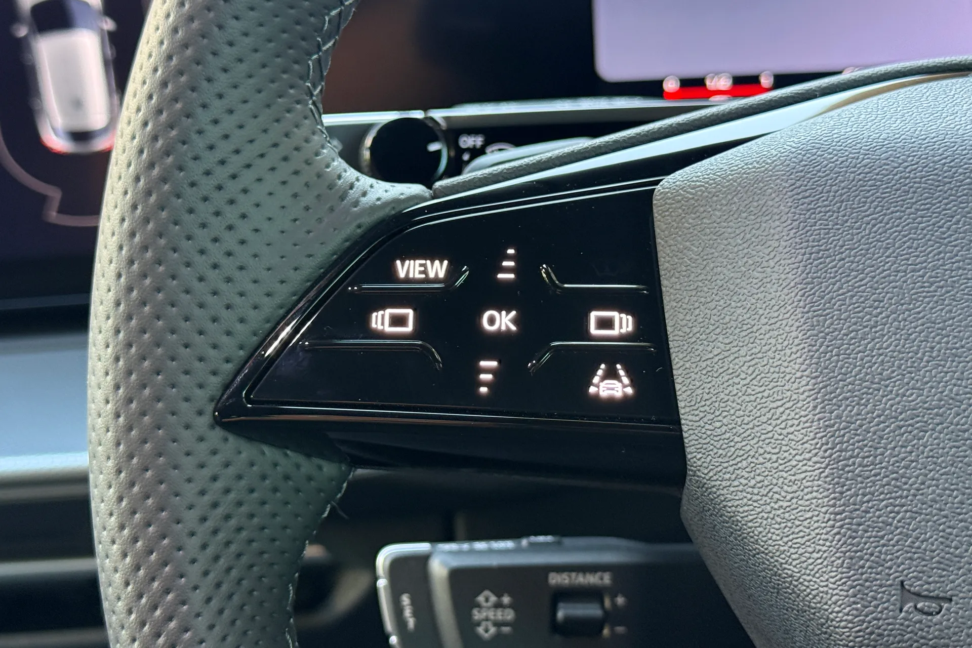 Audi Q3 thumbnail image number 14
