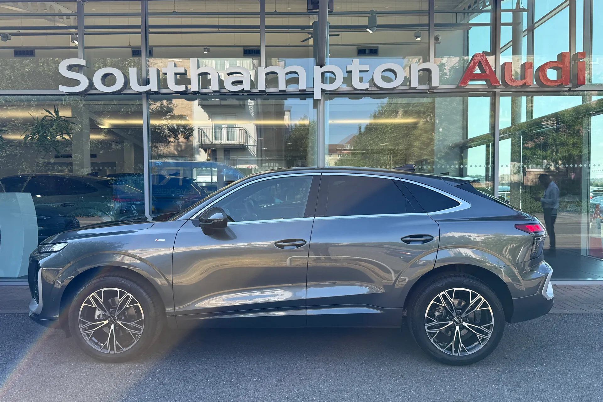 Audi Q3 thumbnail image number 41