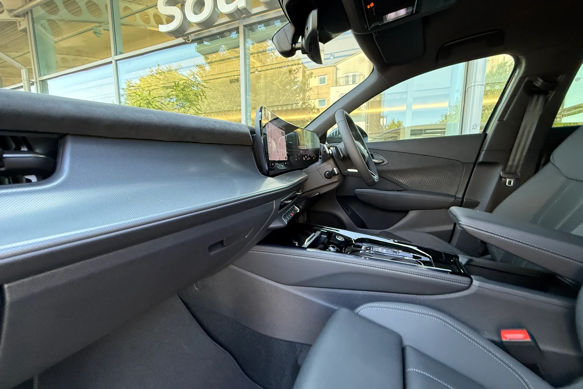 Audi Q3 thumbnail image number 9