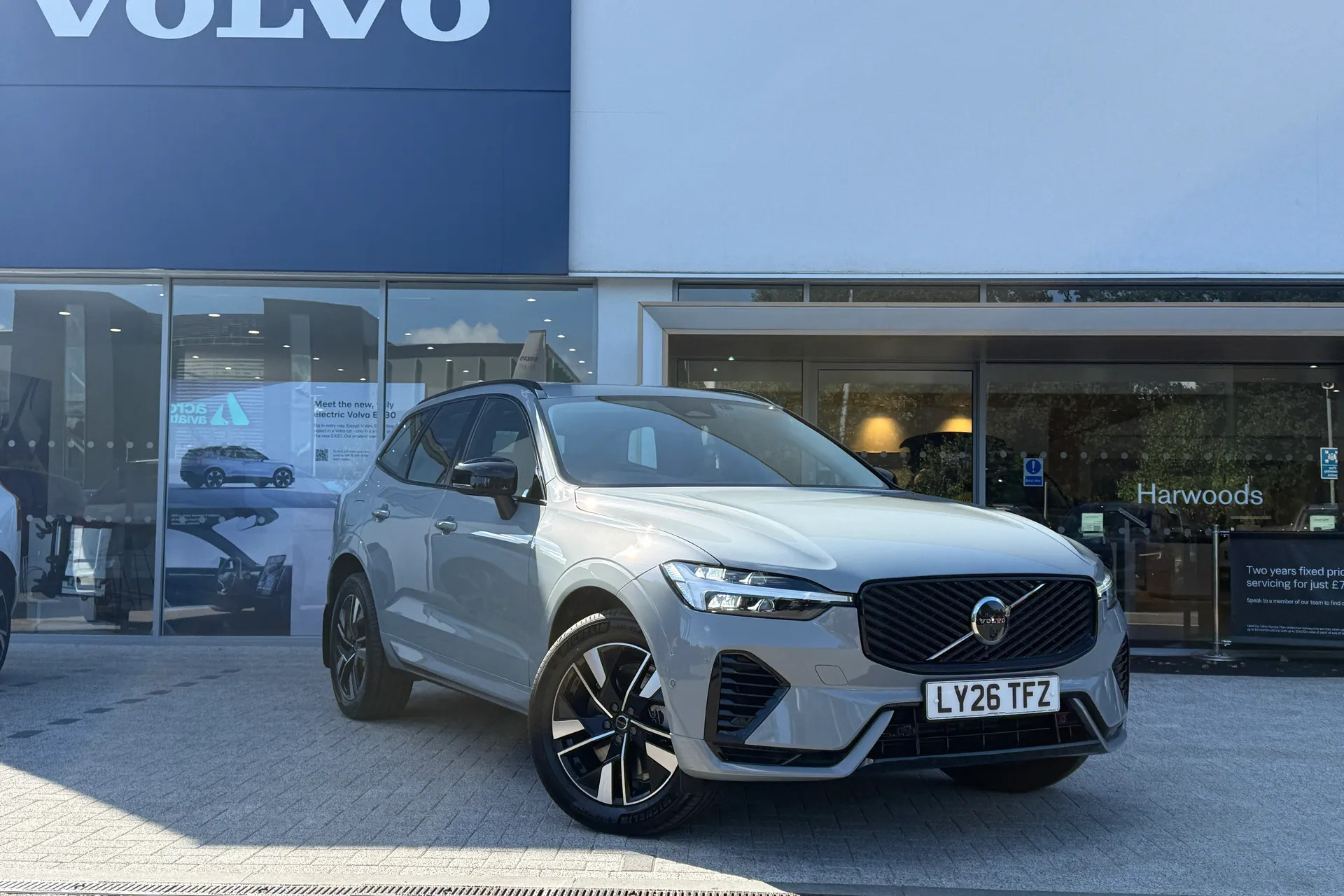 Volvo XC60 focused image