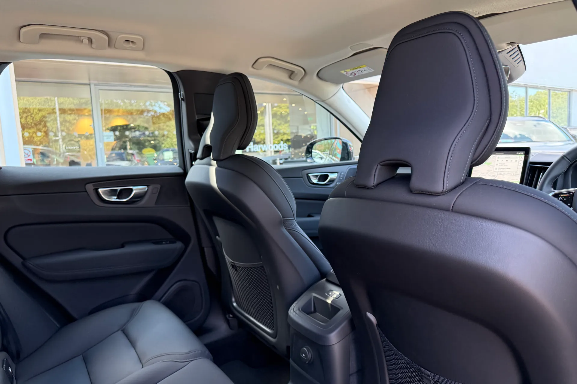 Volvo XC60 thumbnail image number 25