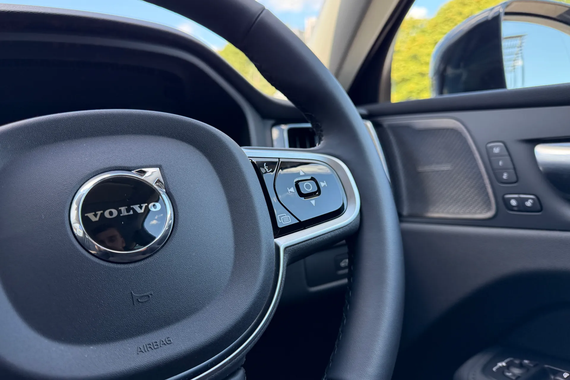 Volvo XC60 thumbnail image number 36