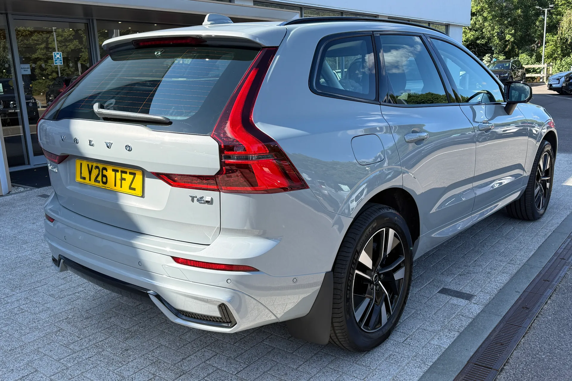 Volvo XC60 thumbnail image number 9