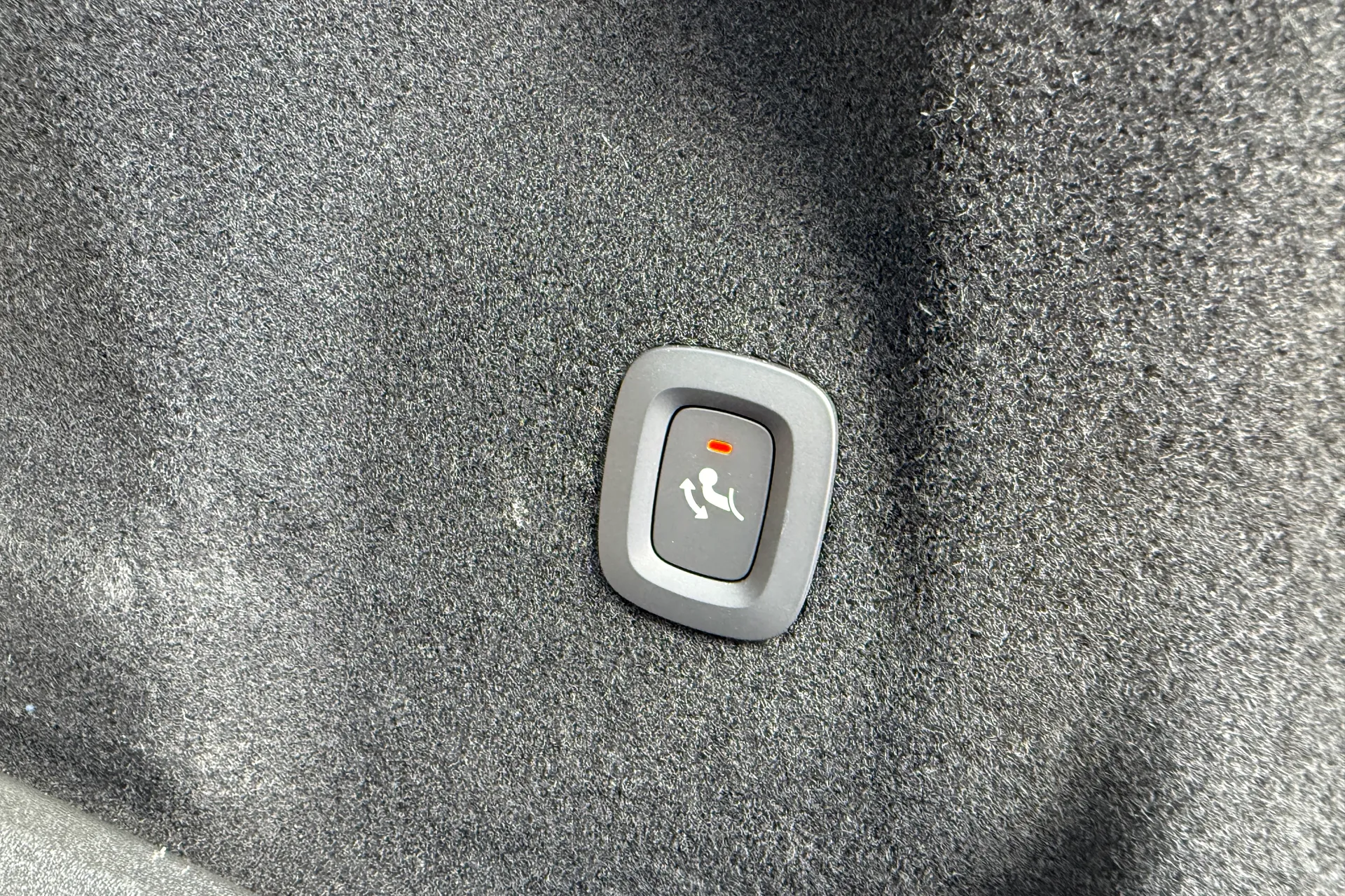 Volvo XC60 thumbnail image number 22
