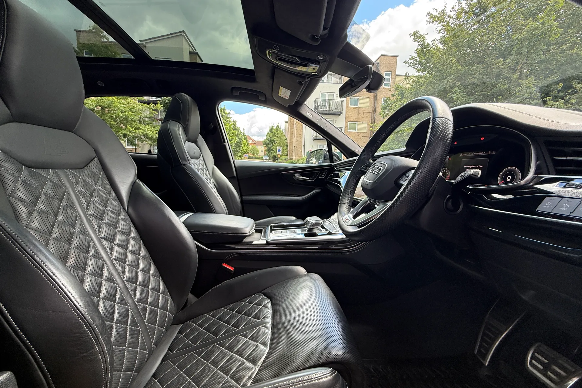 Audi Q7 thumbnail image number 34
