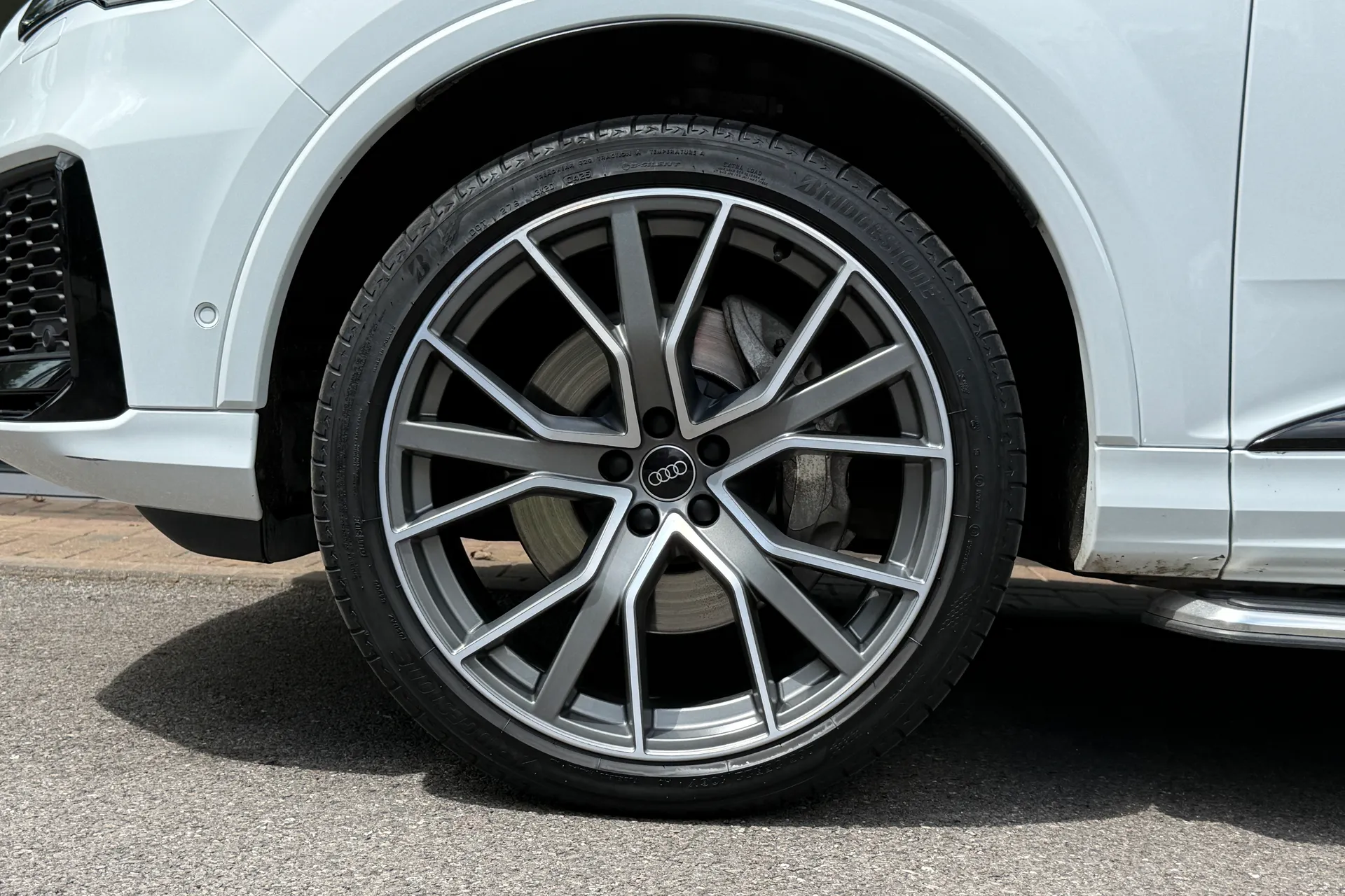Audi Q7 thumbnail image number 12
