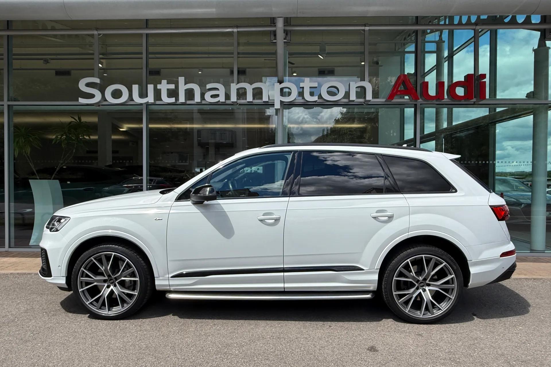 Audi Q7 thumbnail image number 54