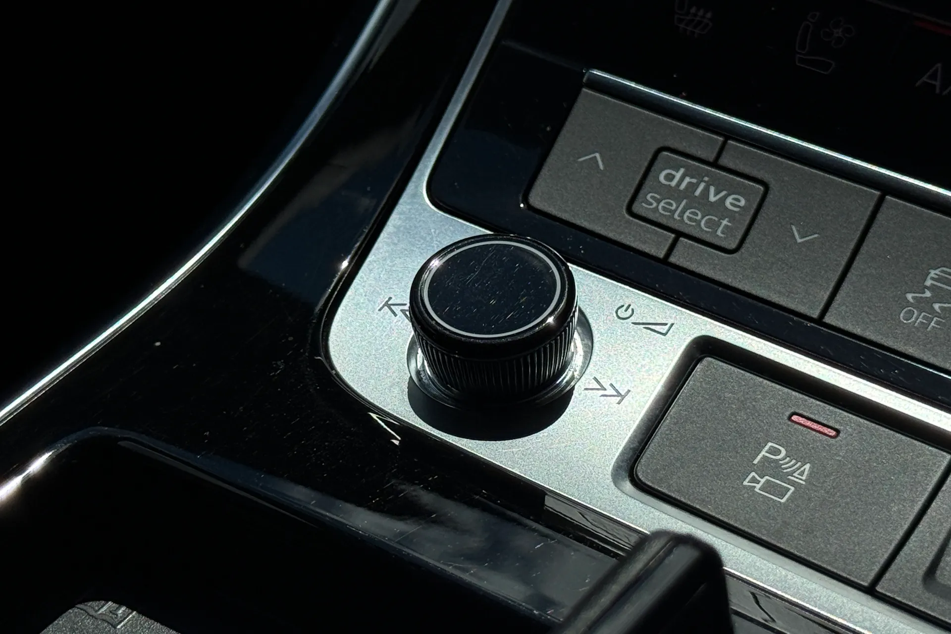 Audi Q7 thumbnail image number 24
