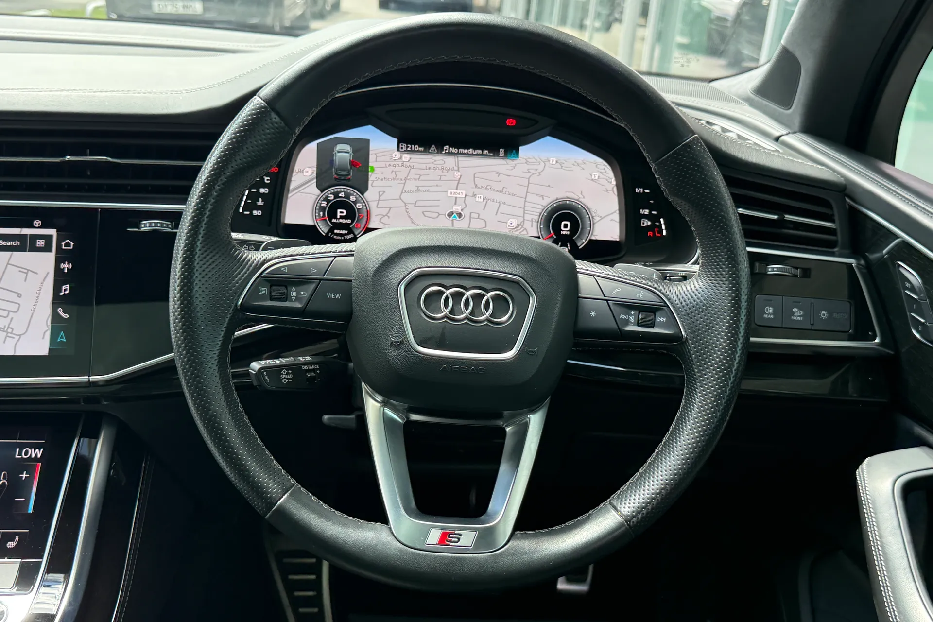 Audi Q7 thumbnail image number 45