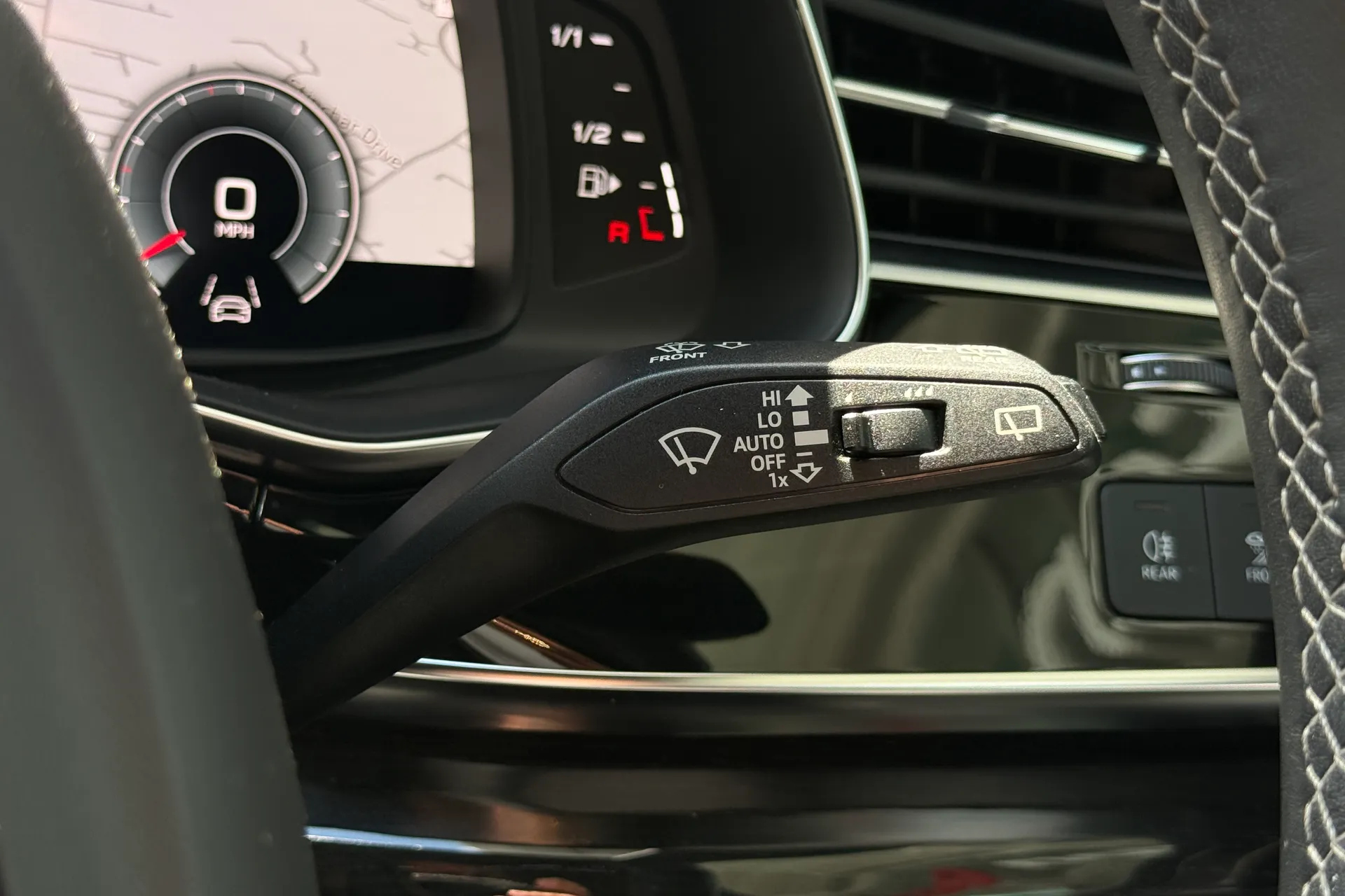 Audi Q7 thumbnail image number 18