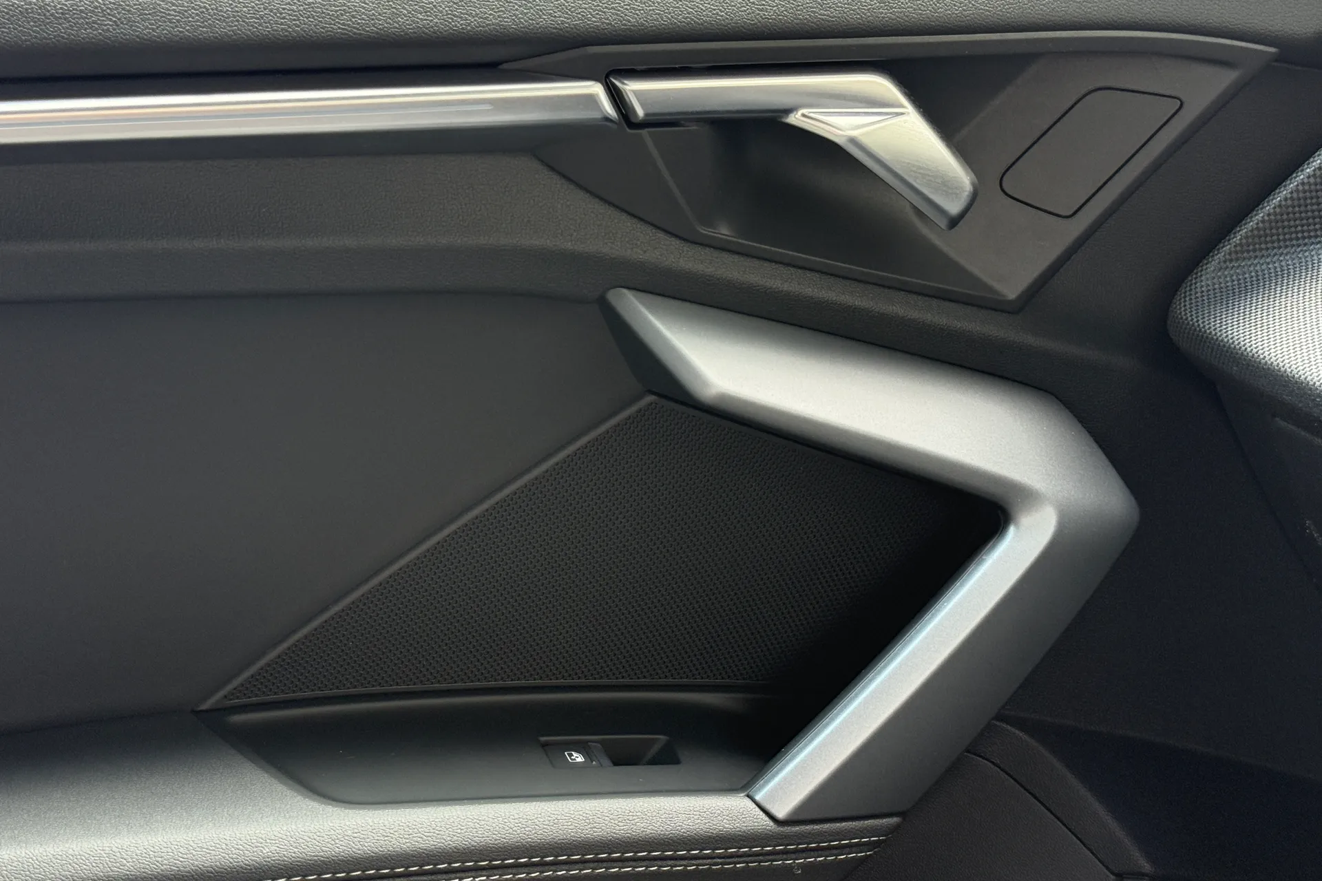 Audi A3 thumbnail image number 32