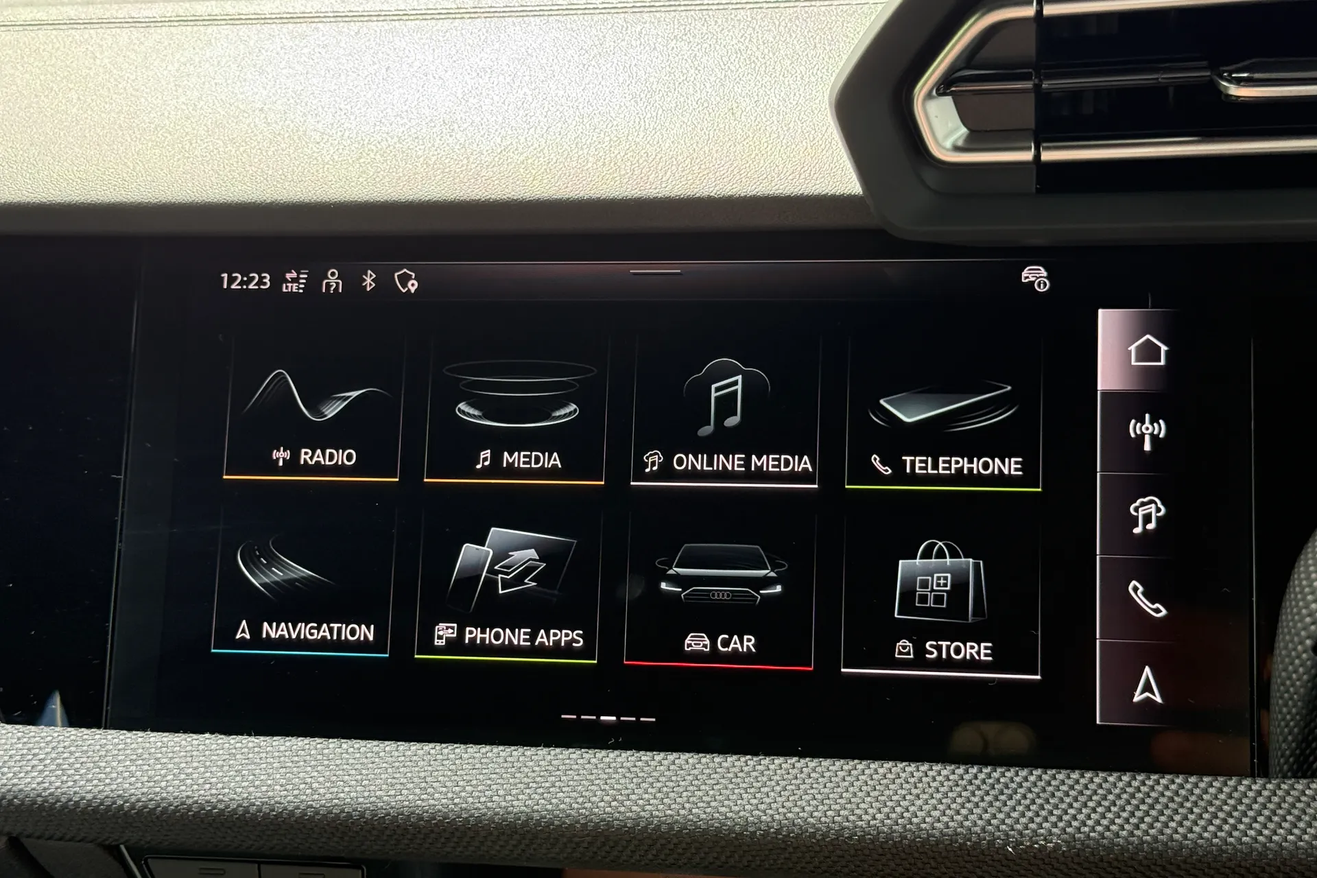 Audi A3 thumbnail image number 21