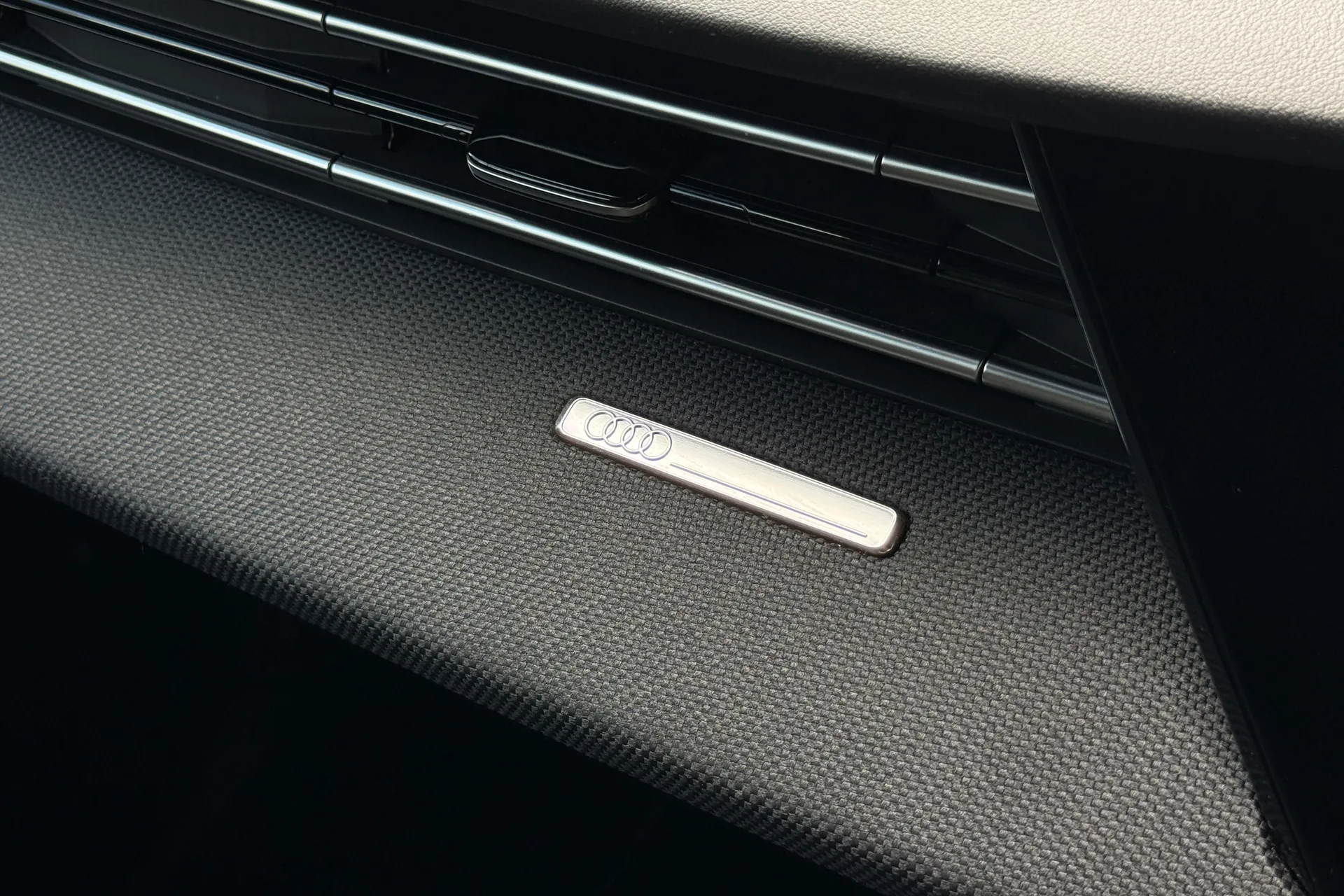 Audi A3 thumbnail image number 31