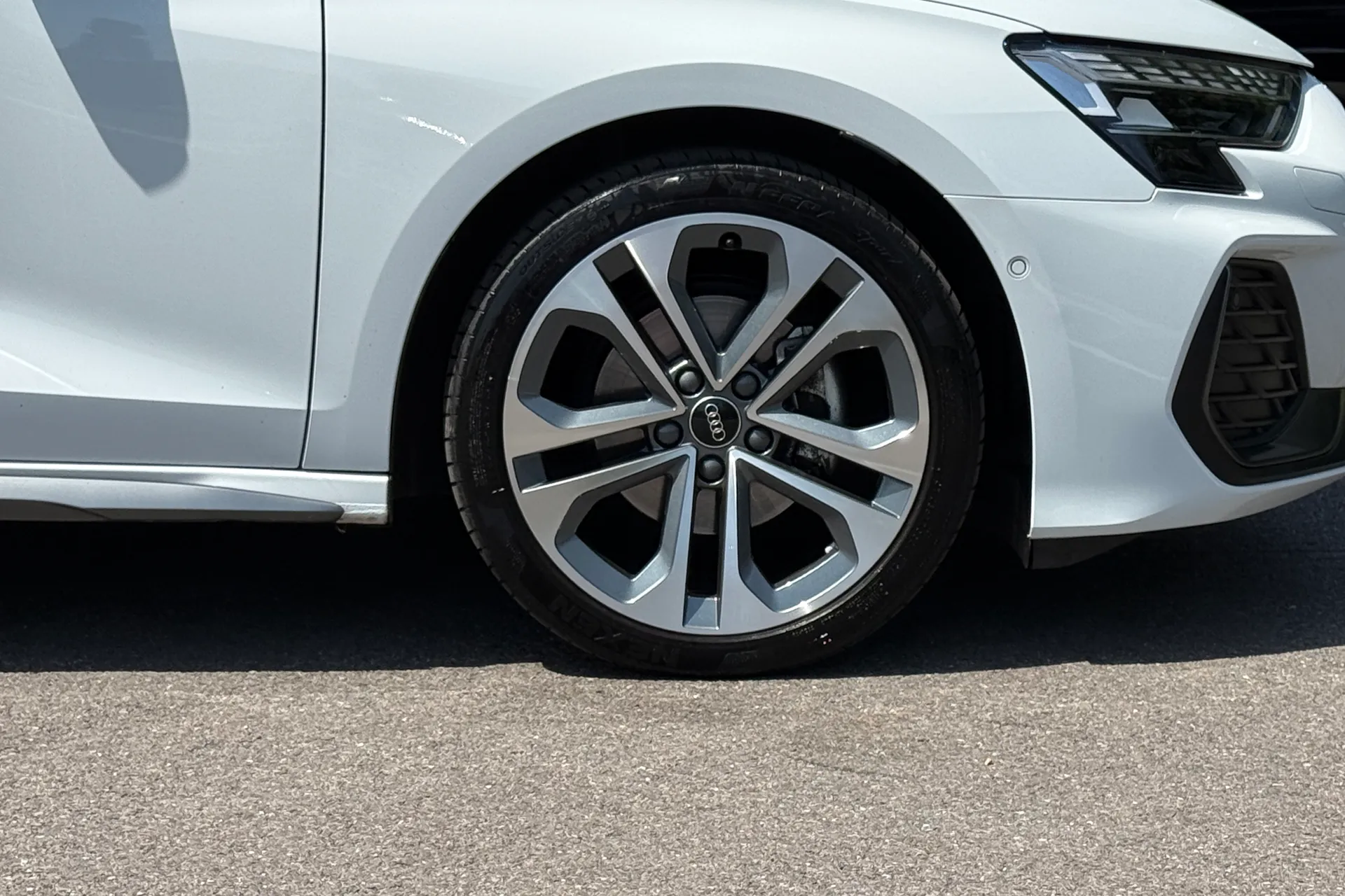 Audi A3 thumbnail image number 25