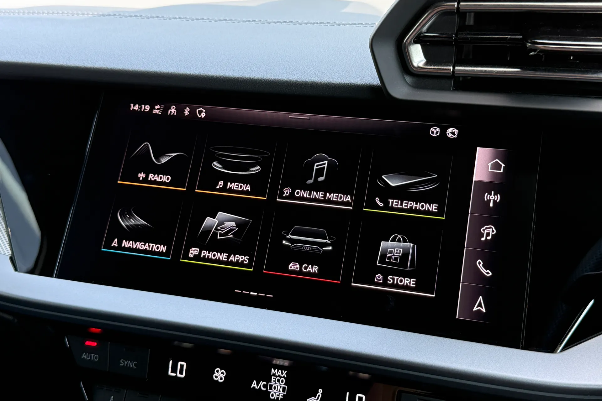 Audi A3 thumbnail image number 36