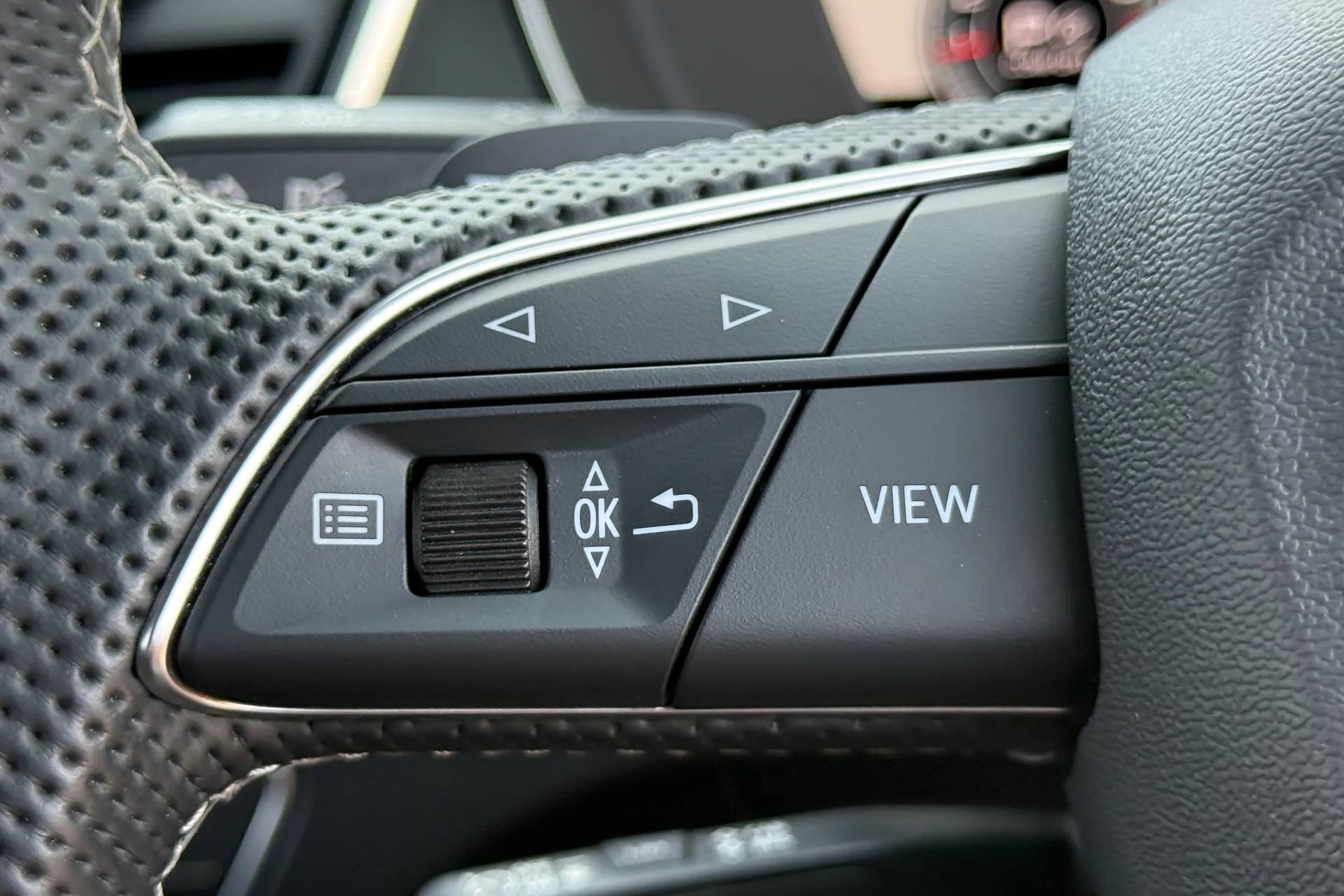 Audi Q5 thumbnail image number 24