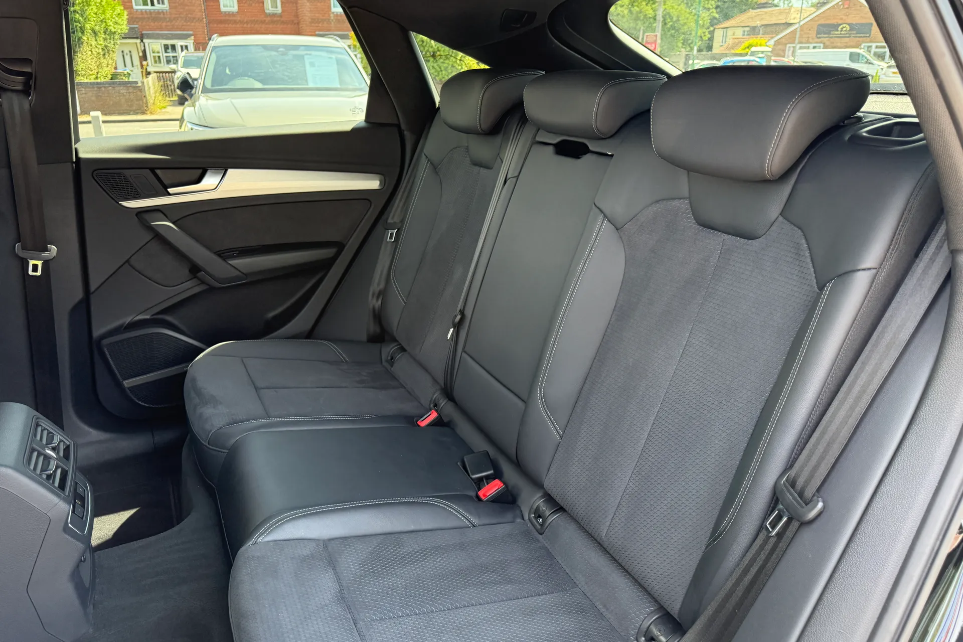 Audi Q5 thumbnail image number 45