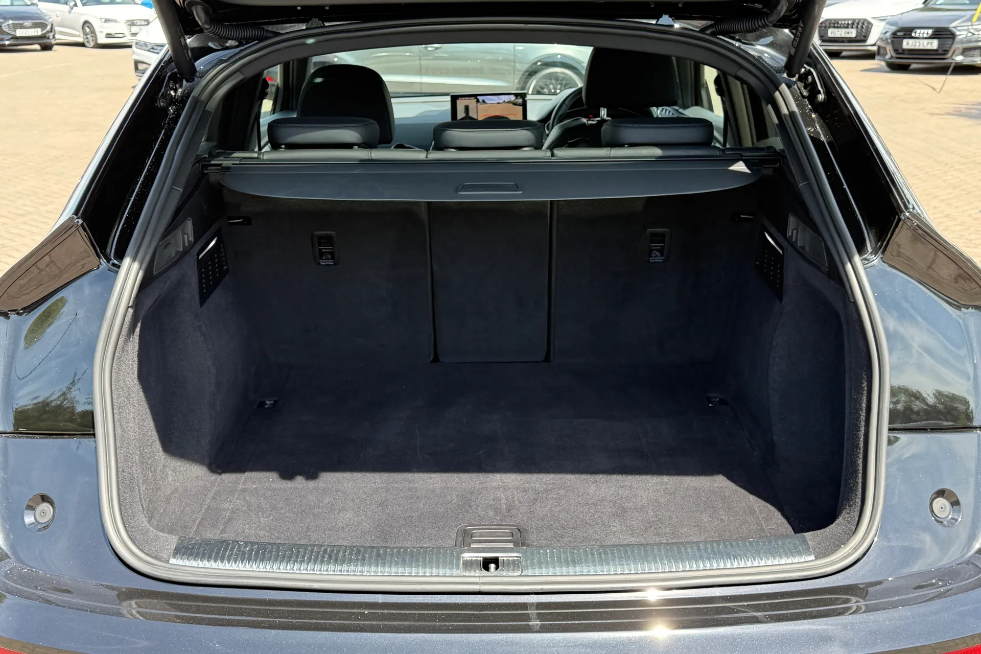 Audi Q5 thumbnail image number 38