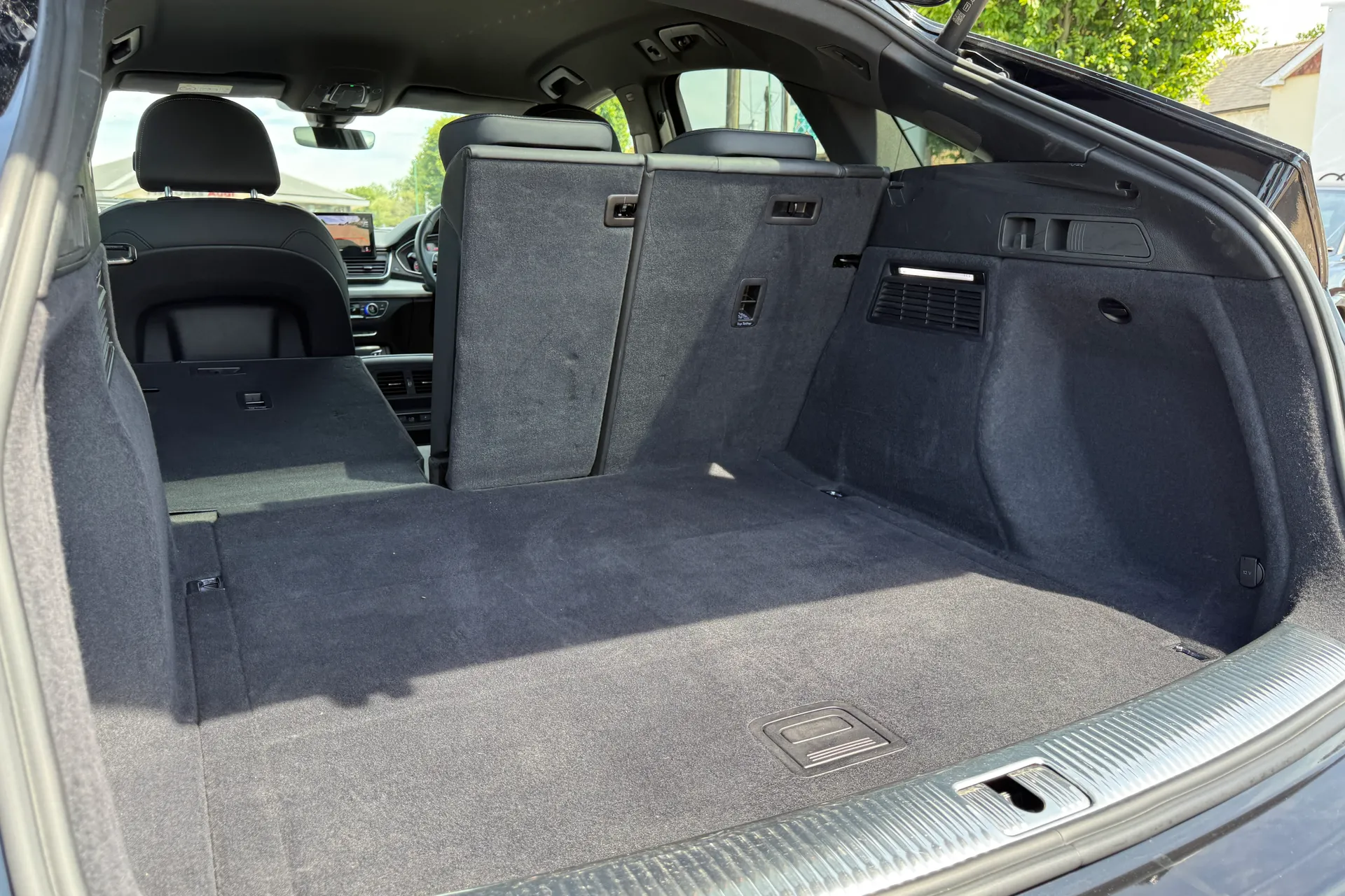 Audi Q5 thumbnail image number 39