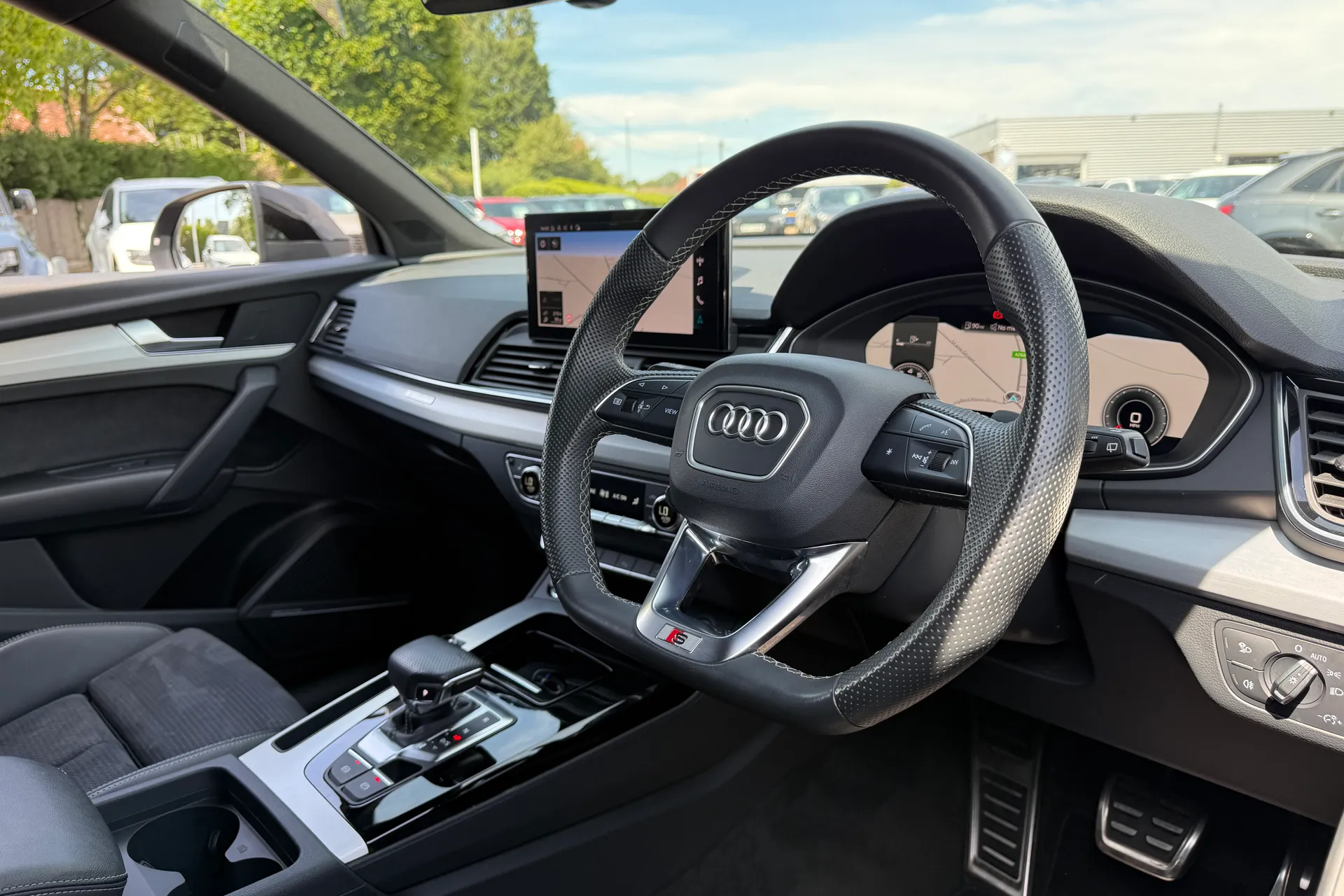 Audi Q5 thumbnail image number 31