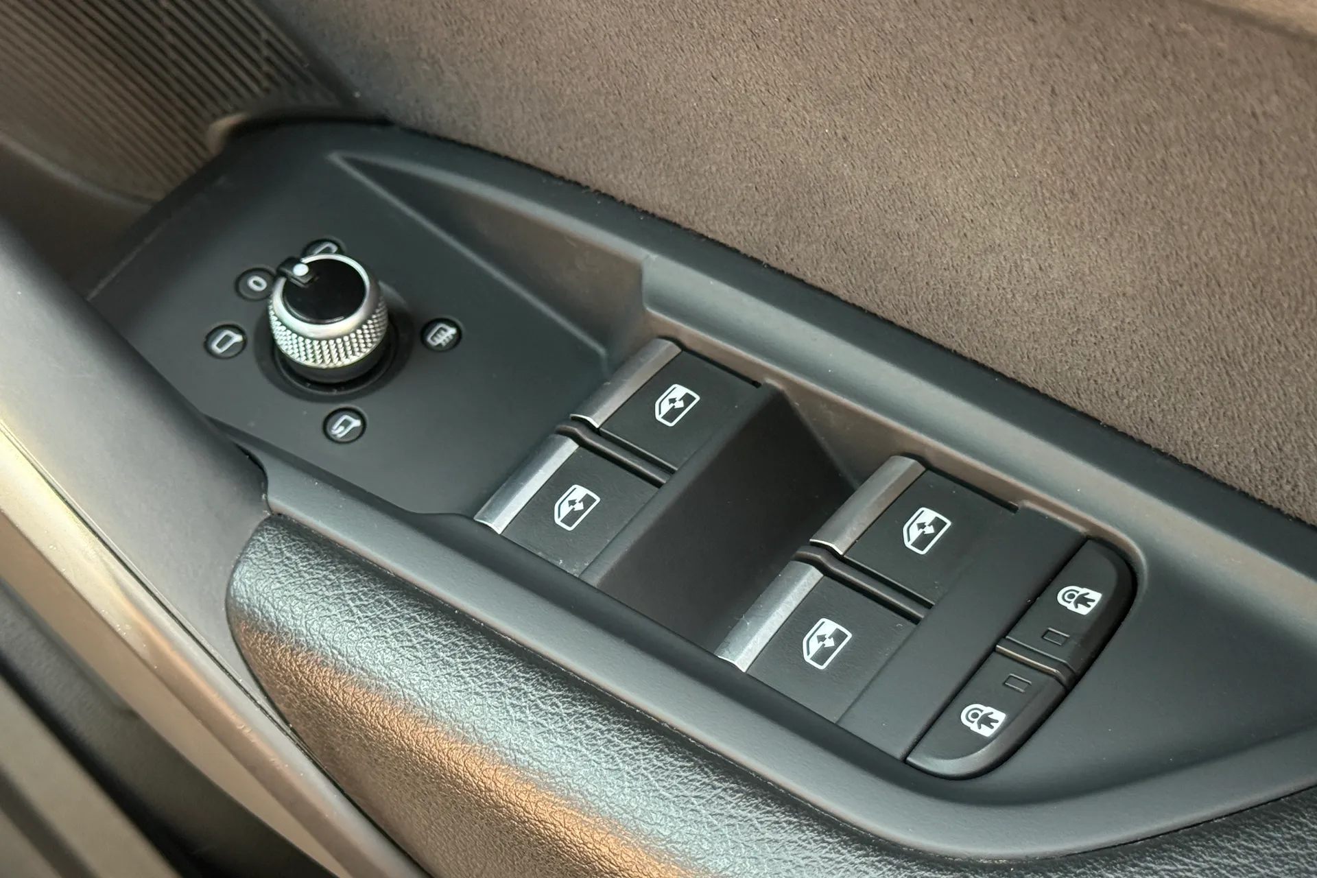 Audi Q5 thumbnail image number 22