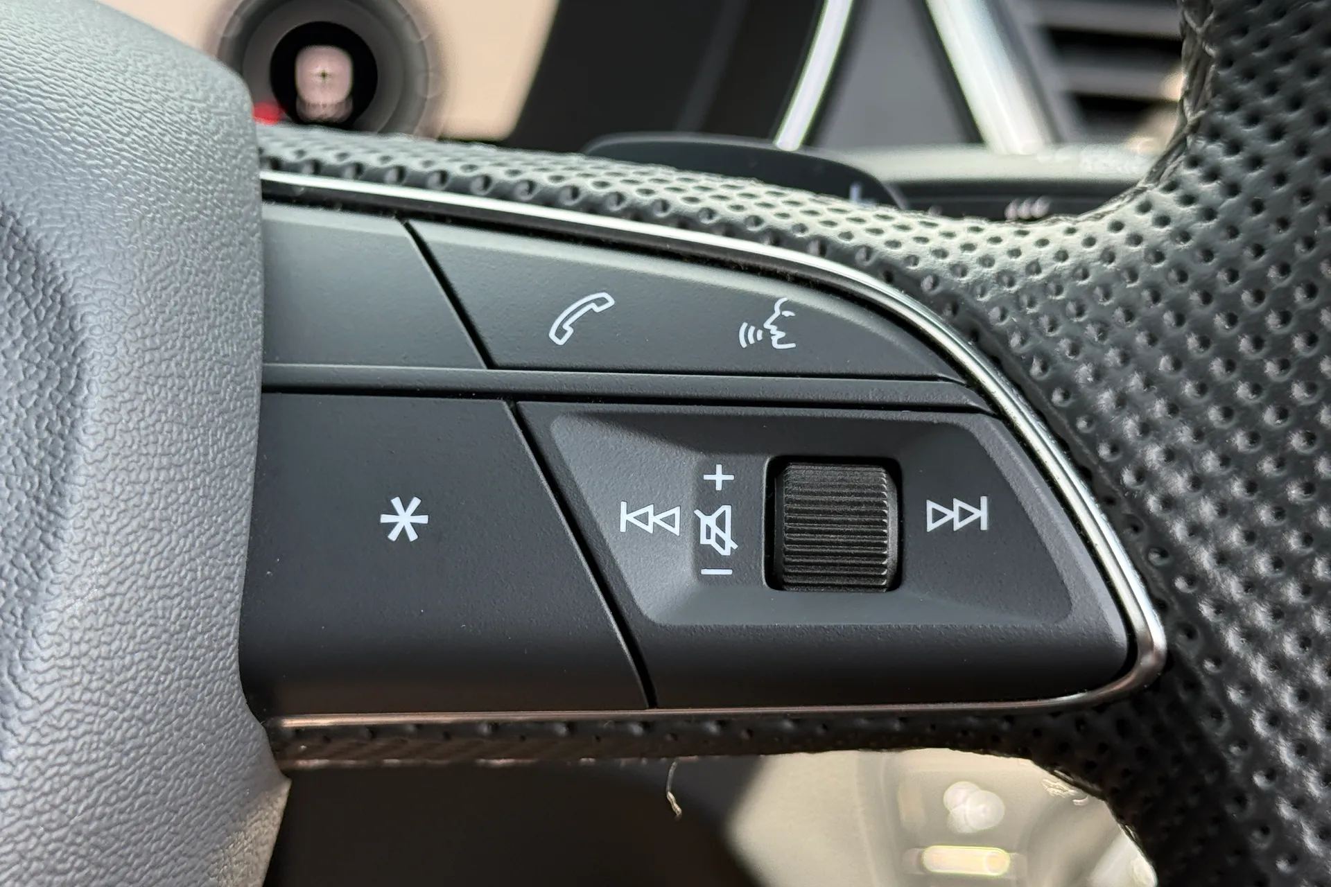 Audi Q5 thumbnail image number 25