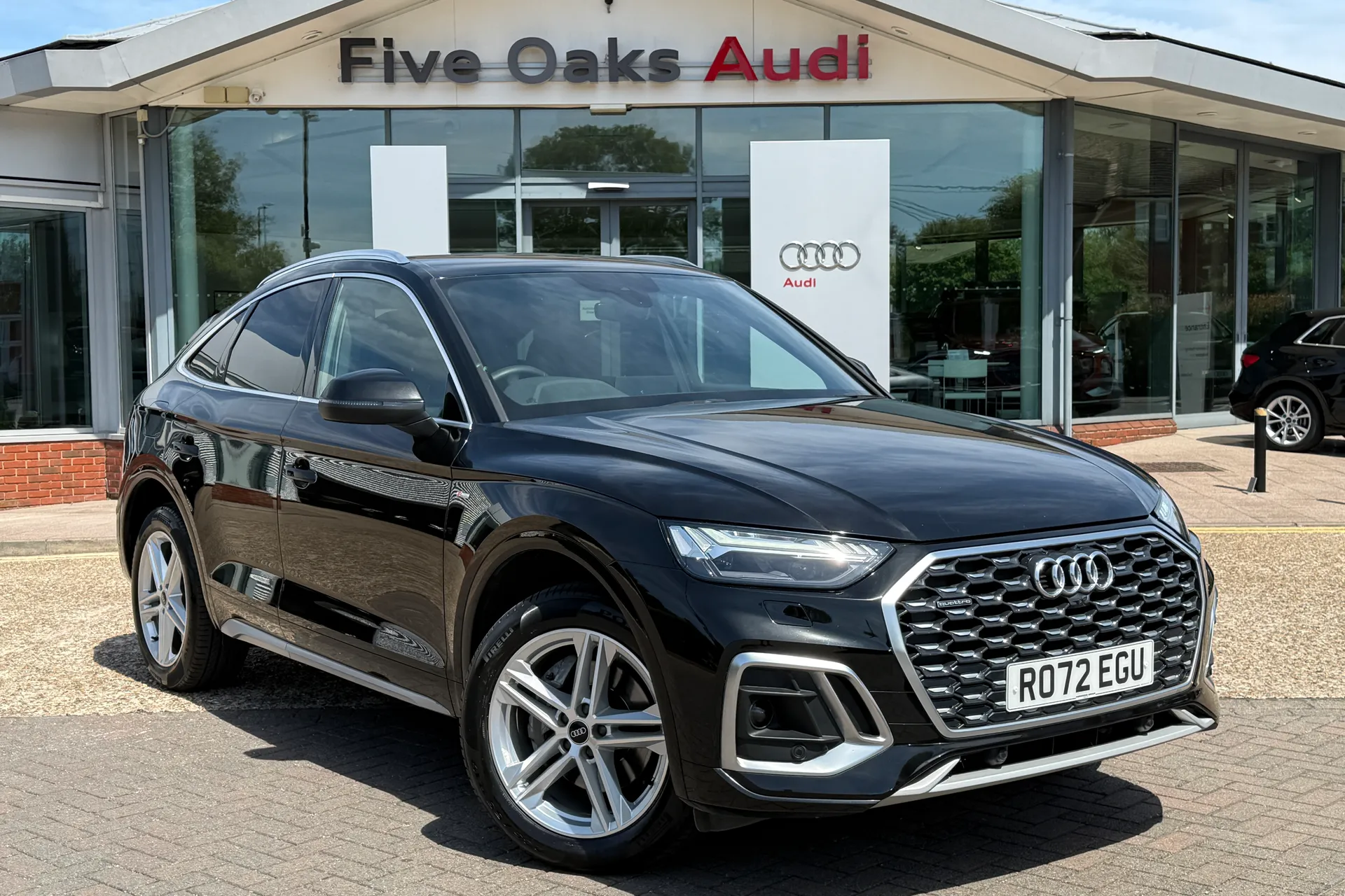 Audi Q5 focused image