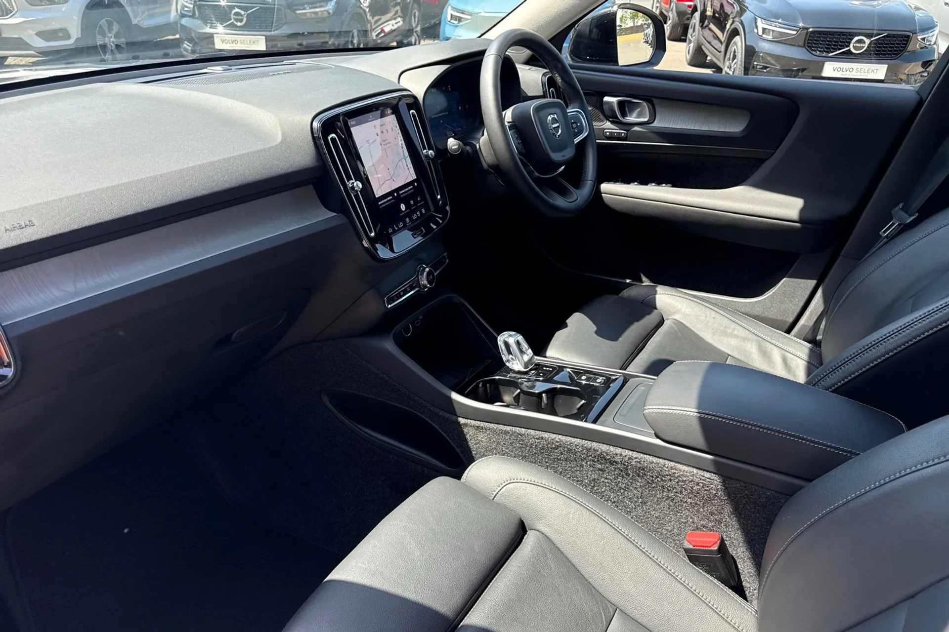 Volvo XC40 thumbnail image number 26