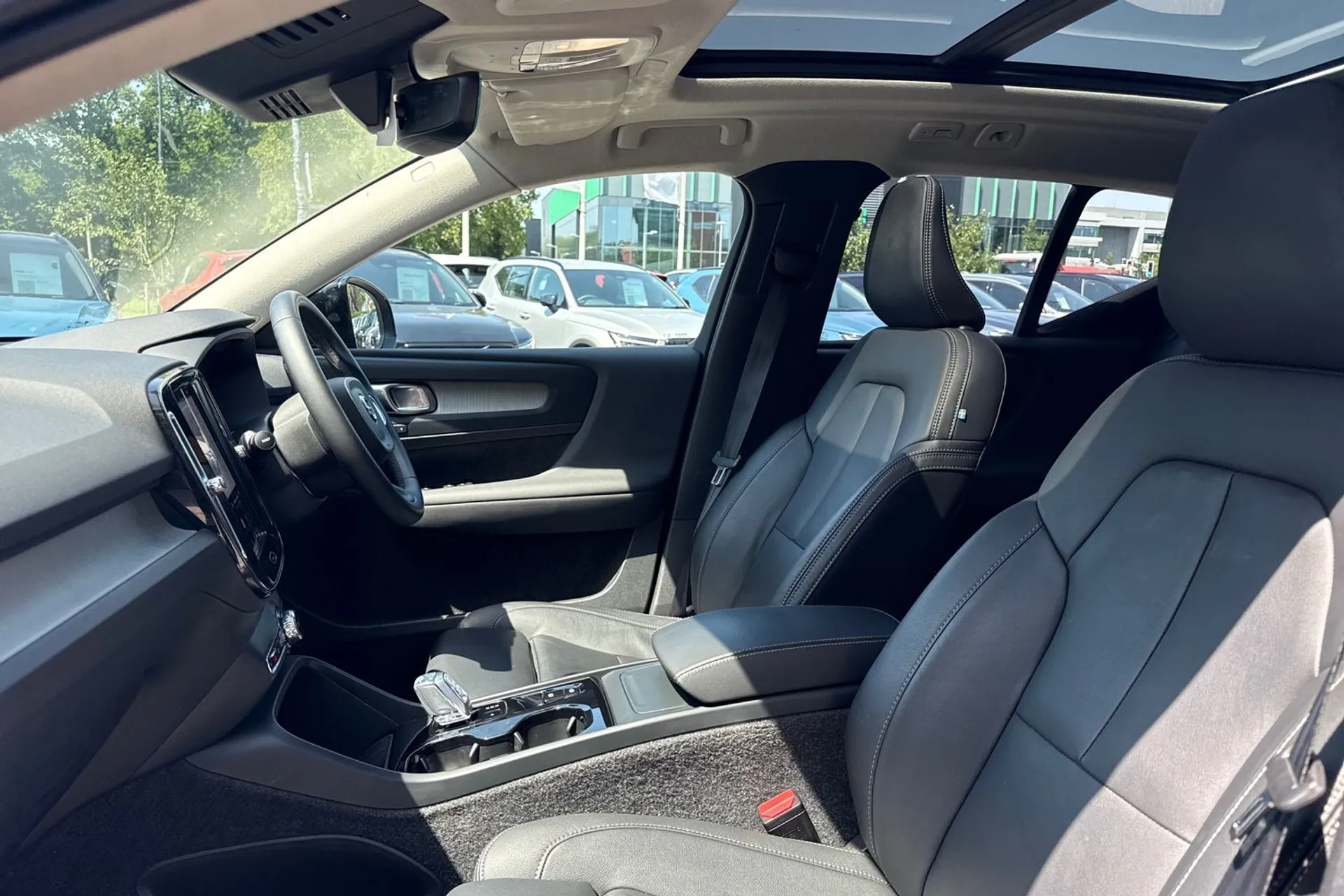Volvo XC40 thumbnail image number 27