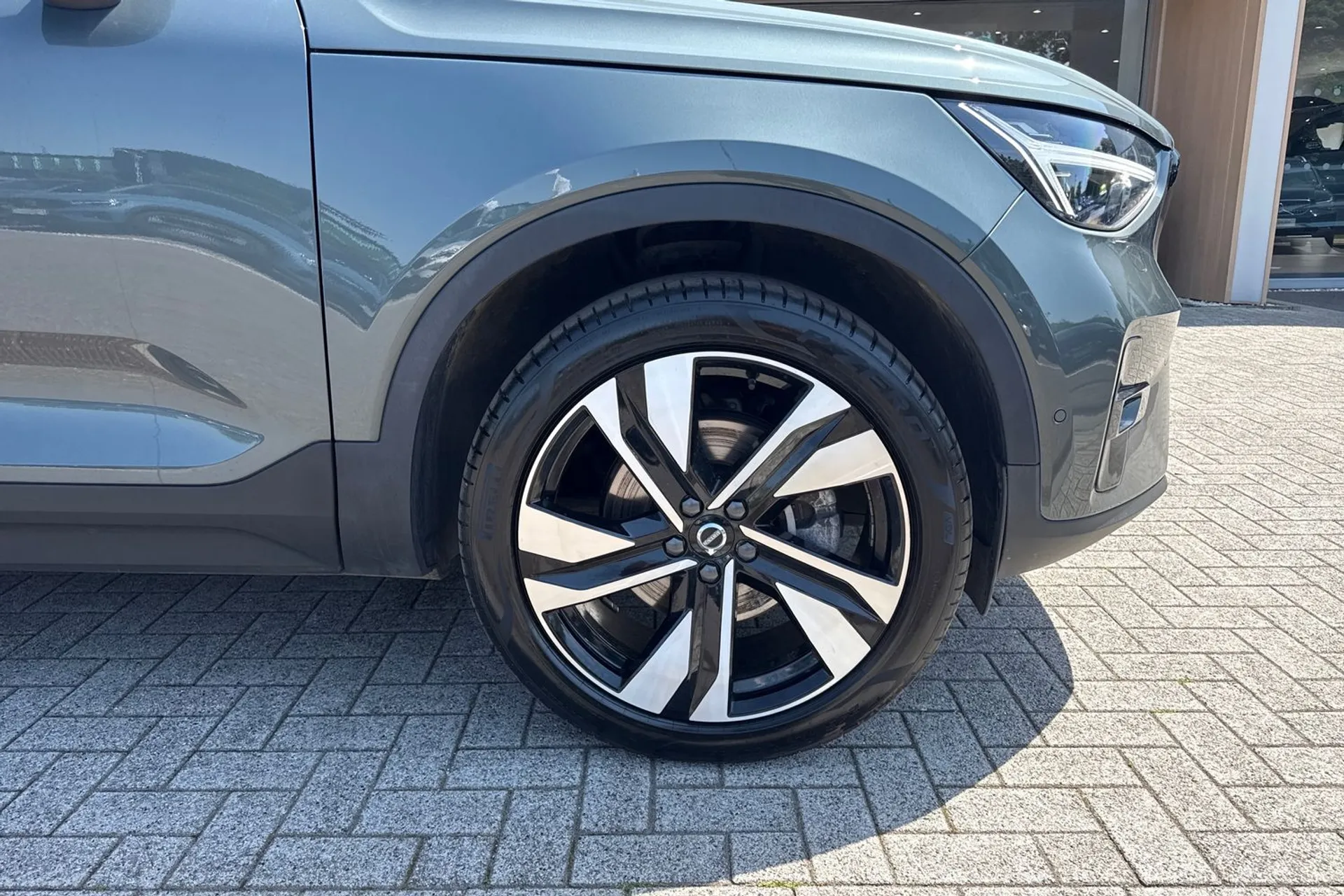 Volvo XC40 thumbnail image number 13