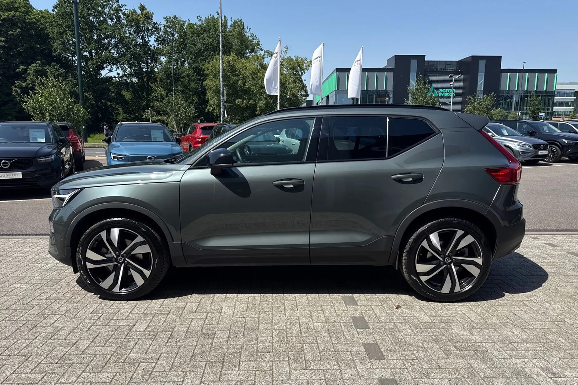 Volvo XC40 thumbnail image number 11