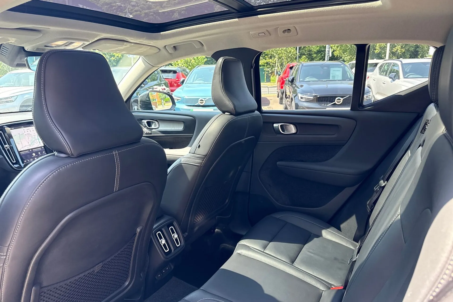 Volvo XC40 thumbnail image number 30