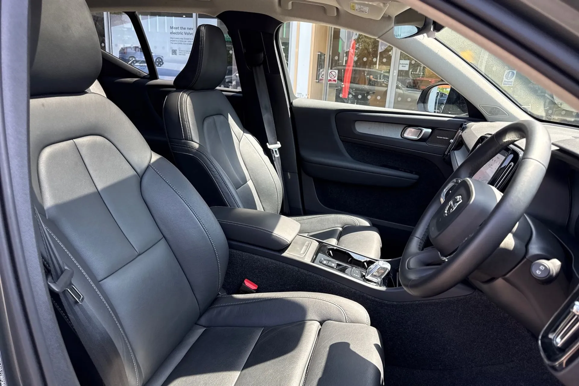 Volvo XC40 thumbnail image number 25