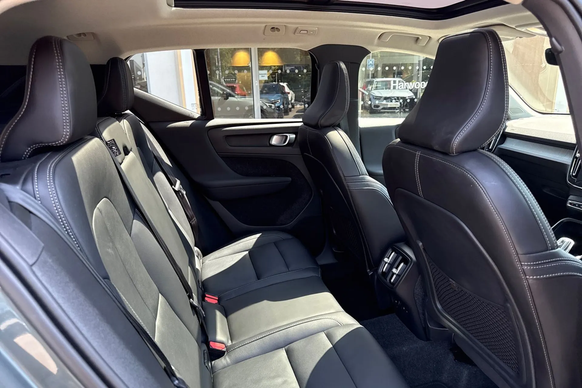 Volvo XC40 thumbnail image number 22