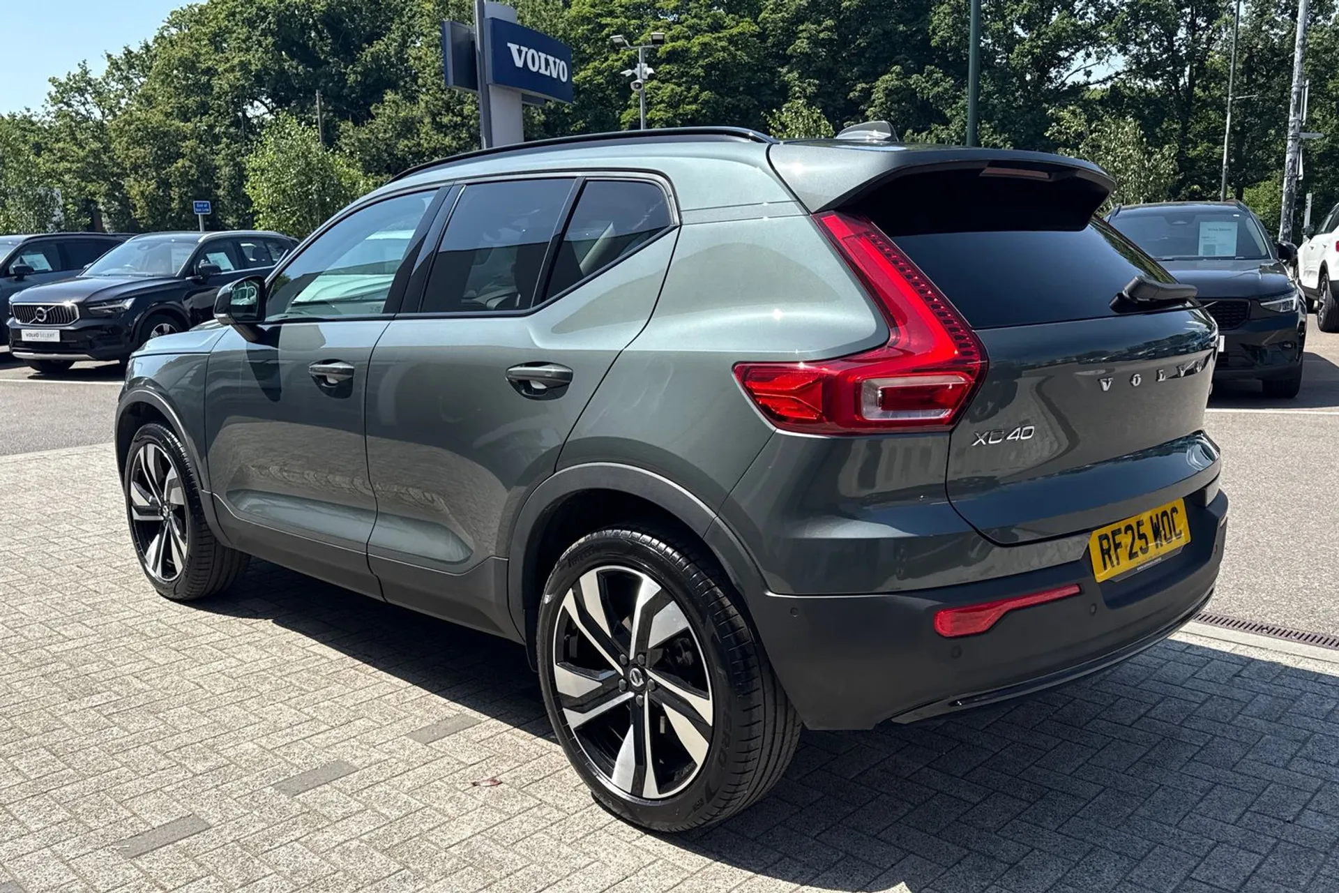 Volvo XC40 thumbnail image number 10