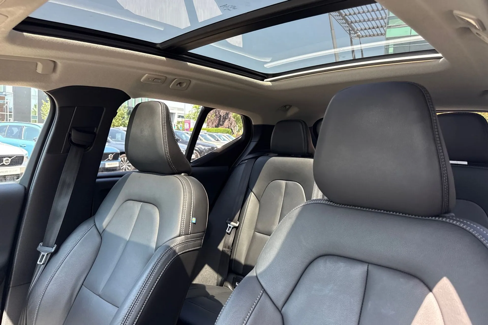 Volvo XC40 thumbnail image number 28